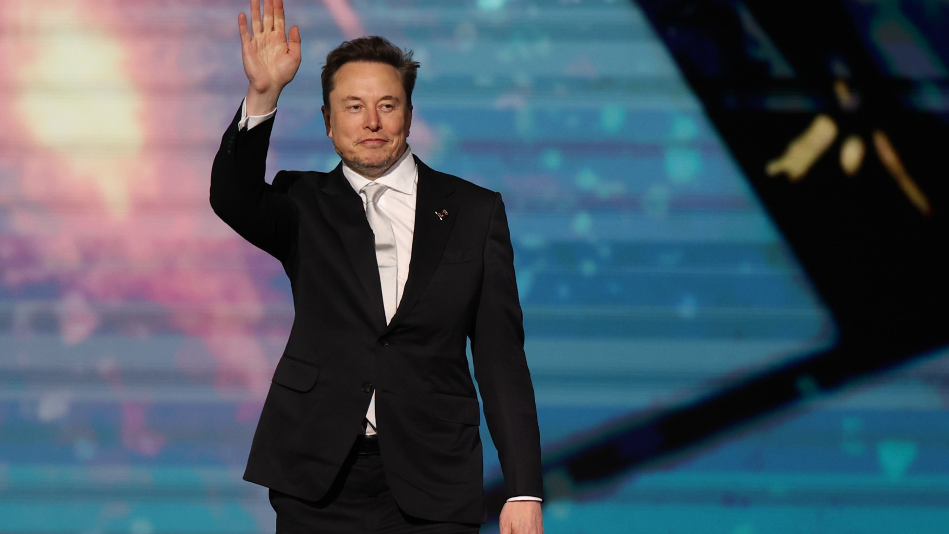 Itália assina acordo com SpaceX de Musk para fazer experiências em Marte