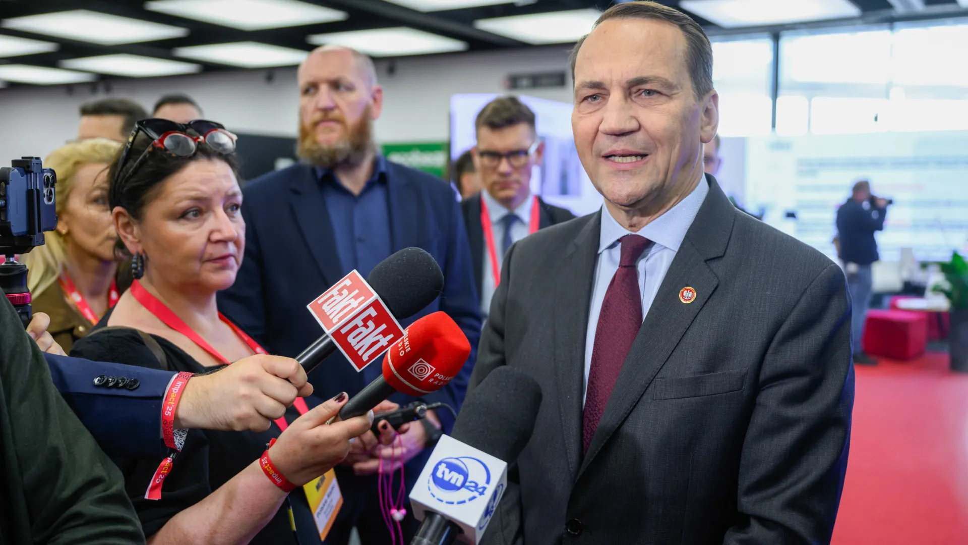 
                    Polónia vai encerrar último consulado russo no país
                