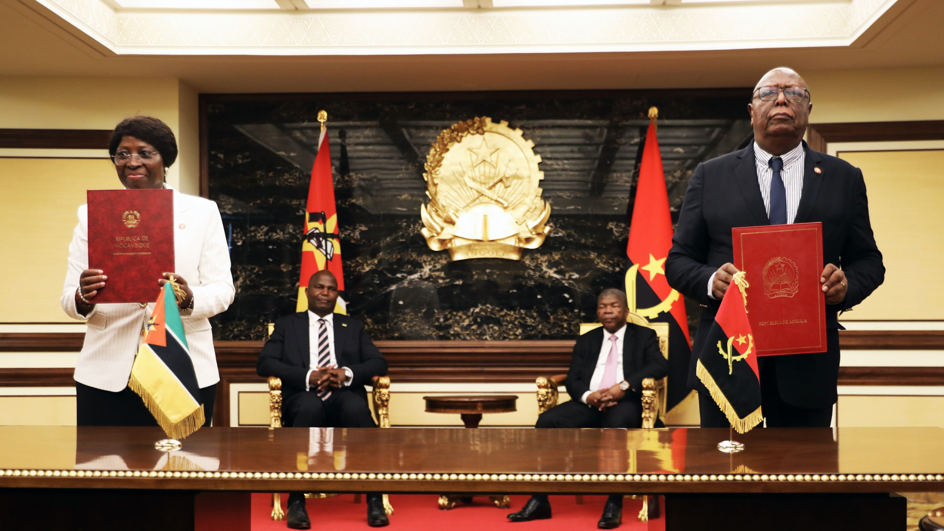 Acordos assinados em Angola vão permitir ligação aérea entre Maputo e Luanda