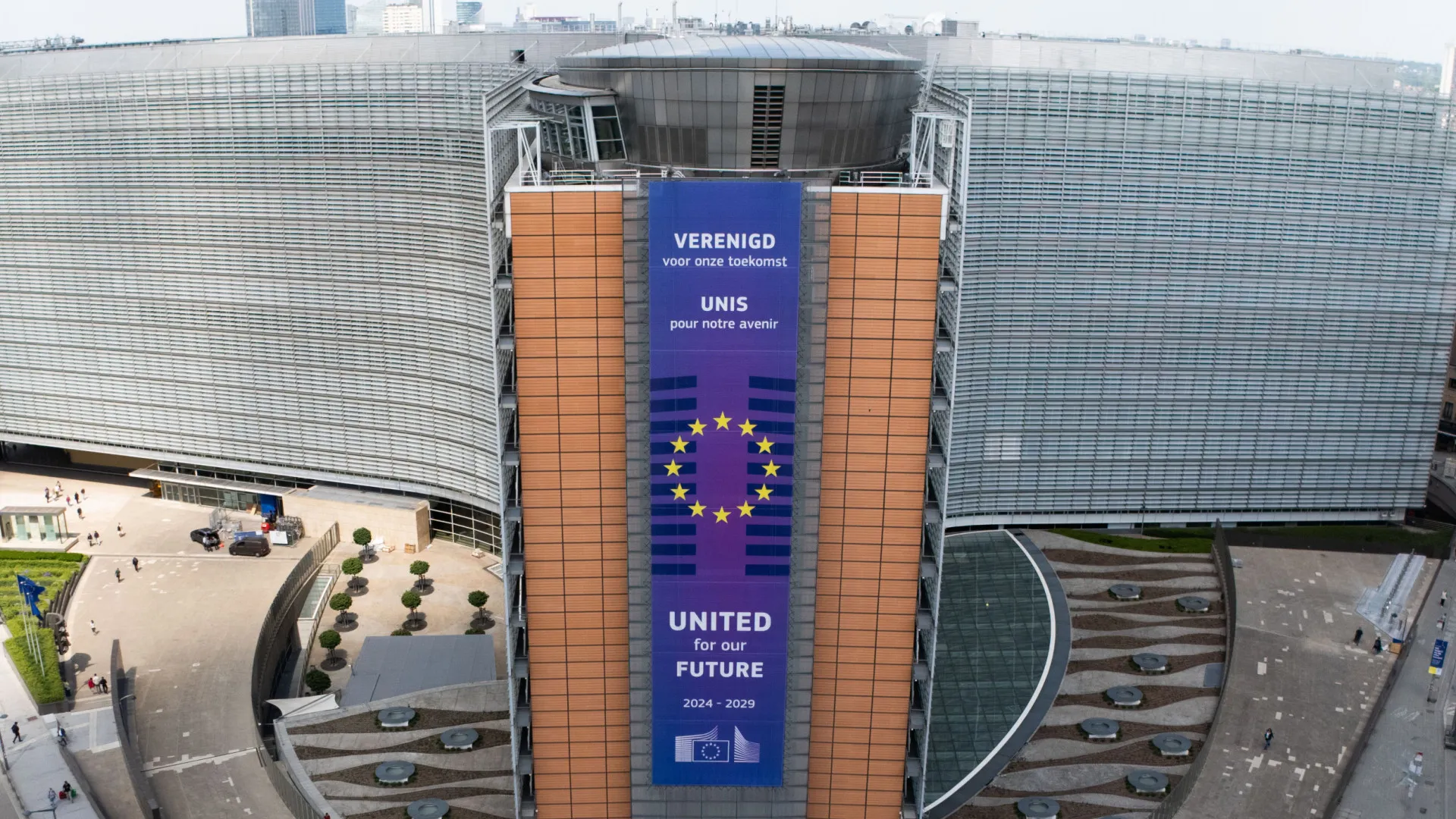 
                    Bruxelas acusa sites pornográficos de permitirem acesso a menores
                