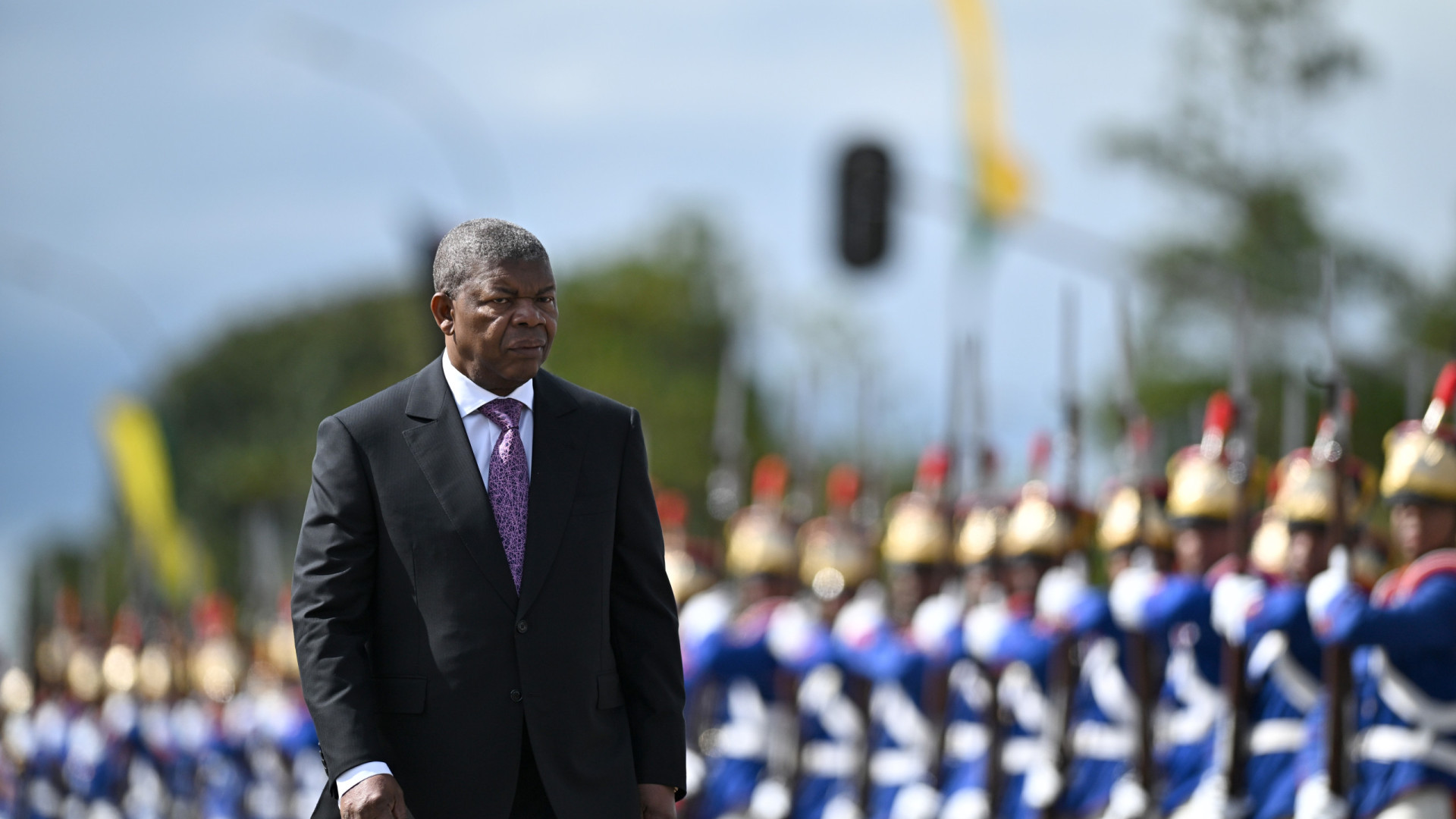 Presidente de Angola condecora José Eduardo dos Santos a título póstumo