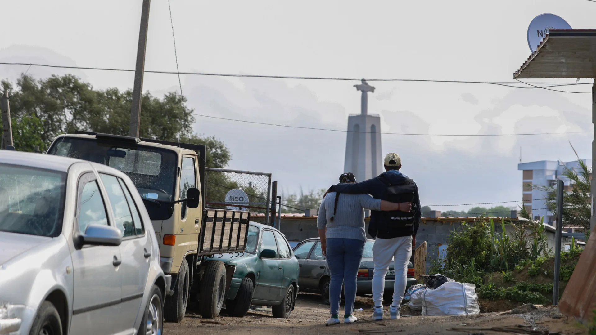 
                    Almada. Sem casa, família enfrenta ameaça de retirada das crianças
                