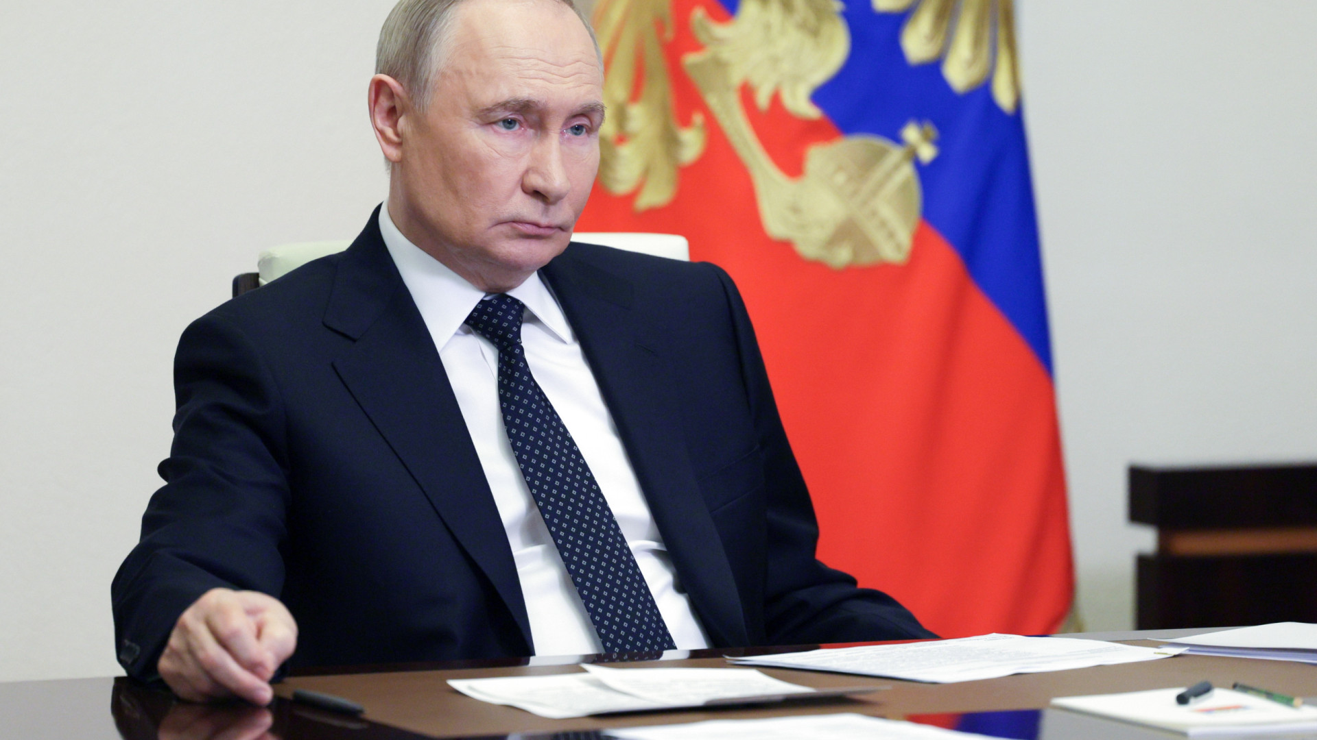 Putin concorda em participar em discussões sobre programa nuclear do Irão