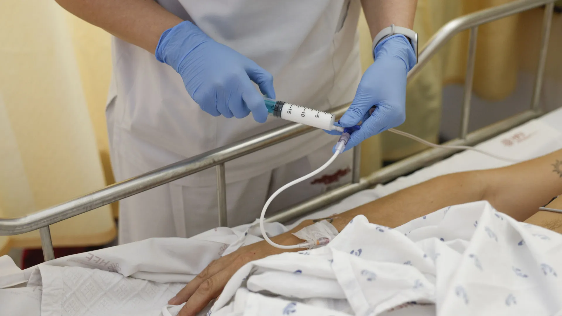 
                    Doentes urgentes esperam quase 20 horas por atendimento no Amadora-Sintra
                