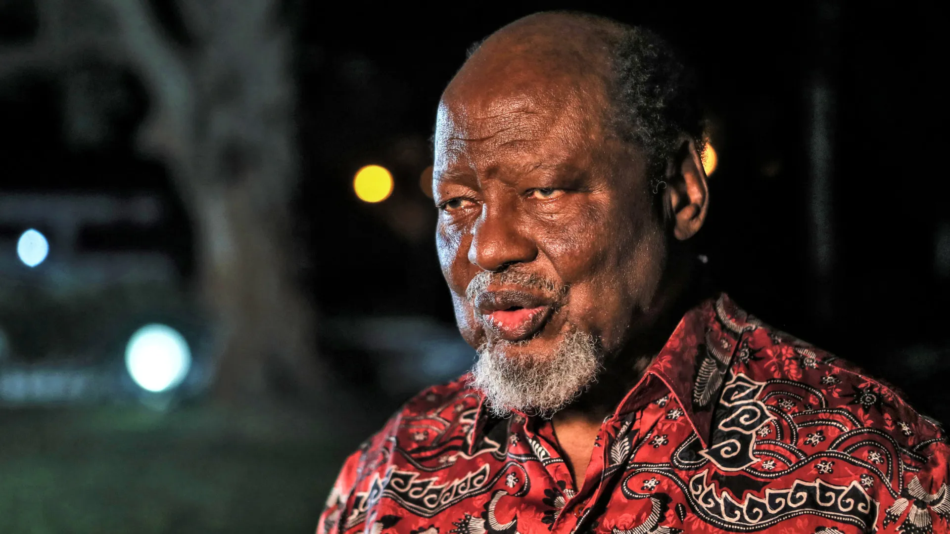 
                    Ex-PR pede investigações às causas do conflito no norte de Moçambique
                