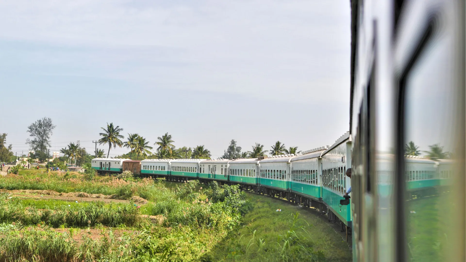 
                    Vandalização da ferrovia provoca descarrilamento no centro de Moçambique
                