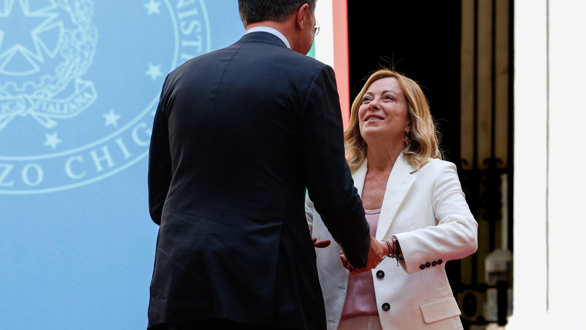 NATO. Rutte discutiu com governo italiano aumento da despesa em Defesa