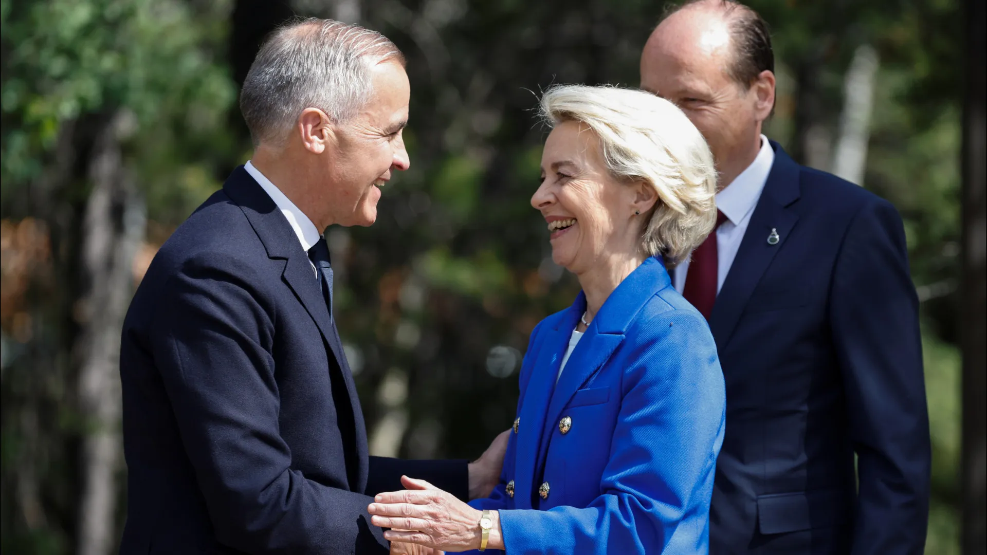 
                    Canadá chega a acordo para participar em programa de armanento da UE
                