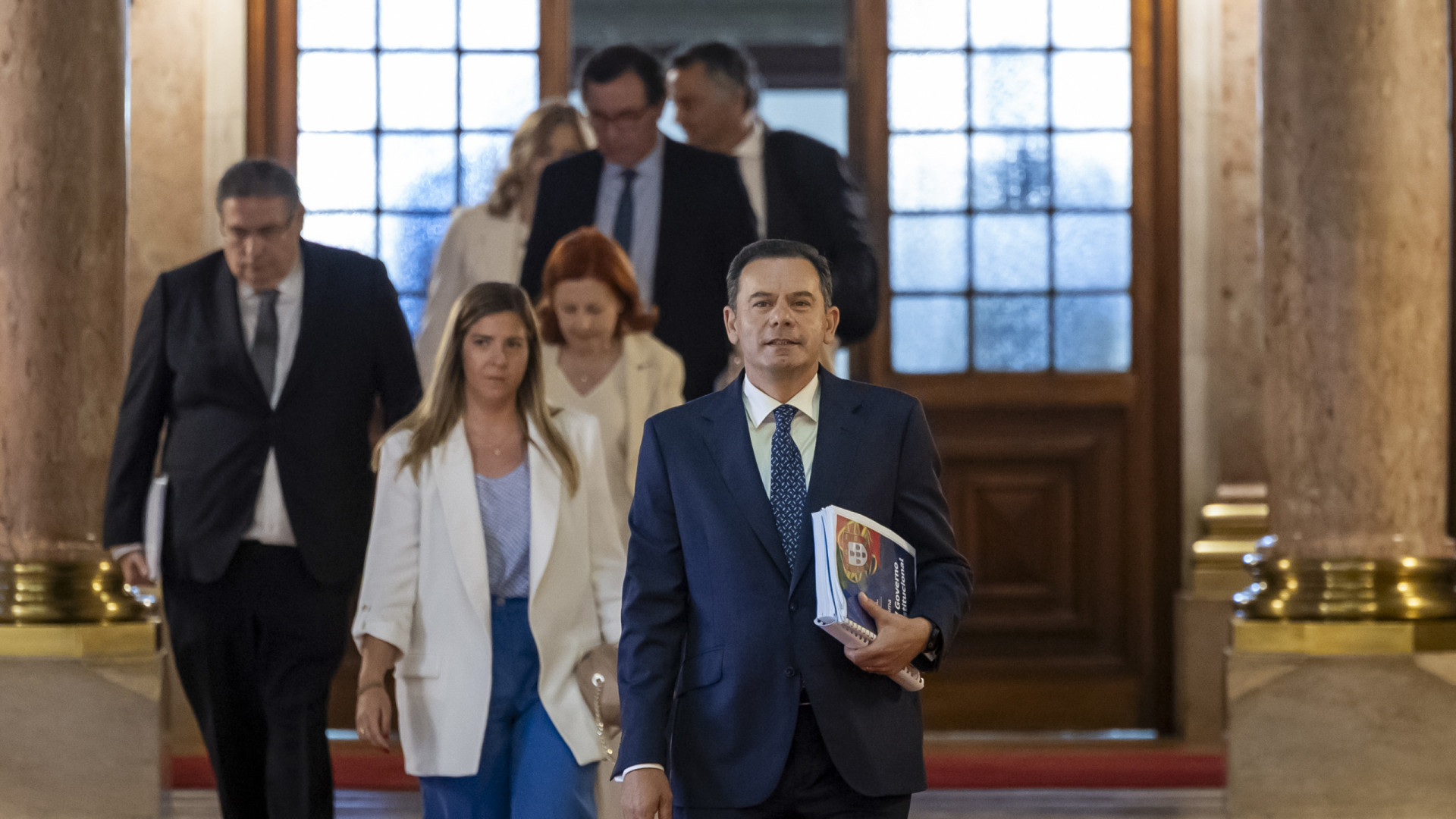 Governo reúne com parceiros sociais em encontro liderado por Montenegro