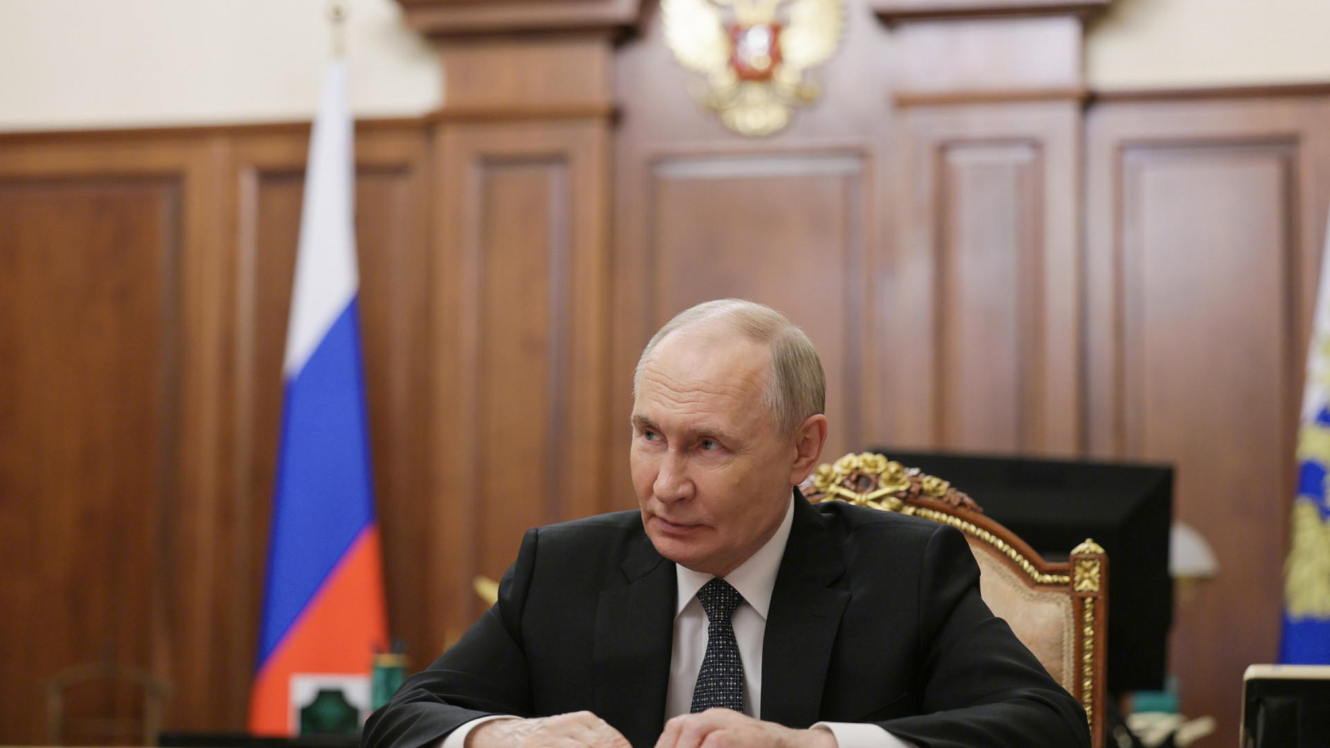 Vladimir Putin felicita Roussef pela reeleição no banco dos BRICS