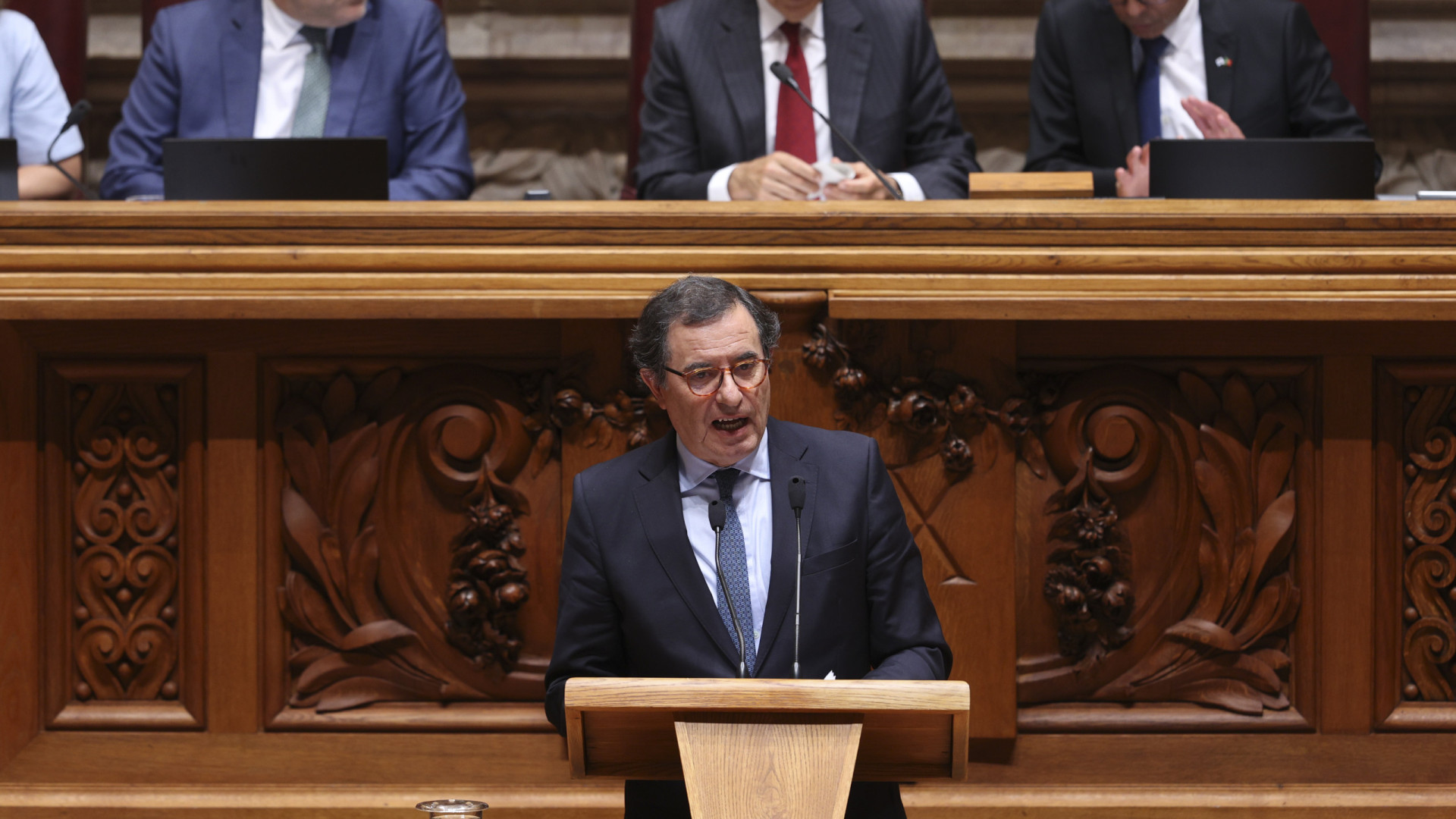 Castro Almeida assume compromisso de crescer “acima da média europeia”