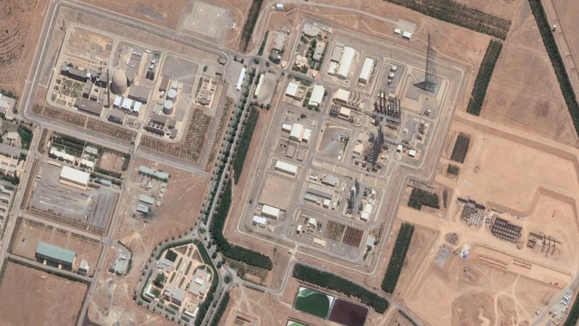 
                    Serviços secretos dos EUA dizem que Irão não retomou programa nuclear
                