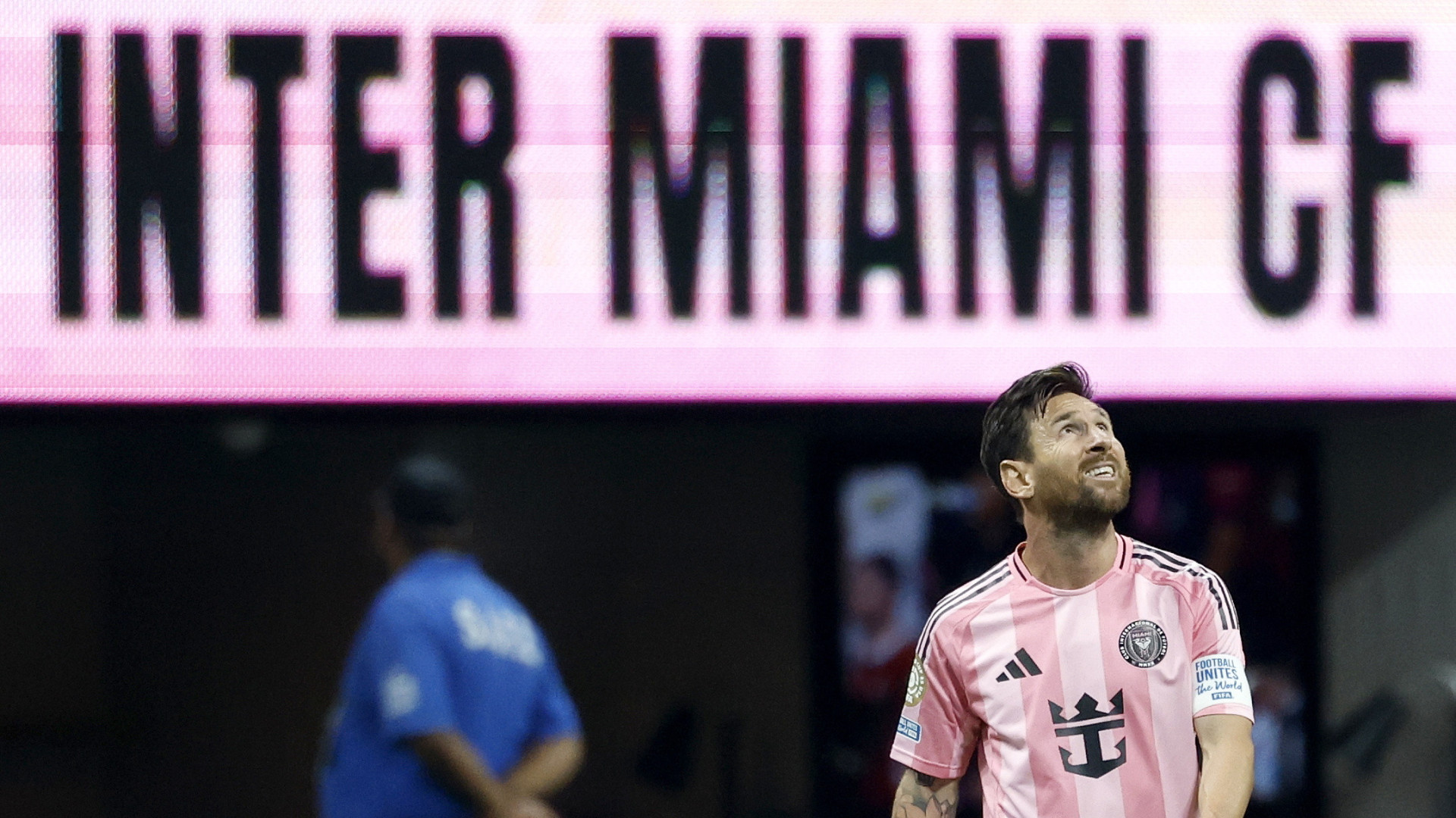Messi ‘carrega’ Inter Miami e bisa pela quarta vez seguida na MLS