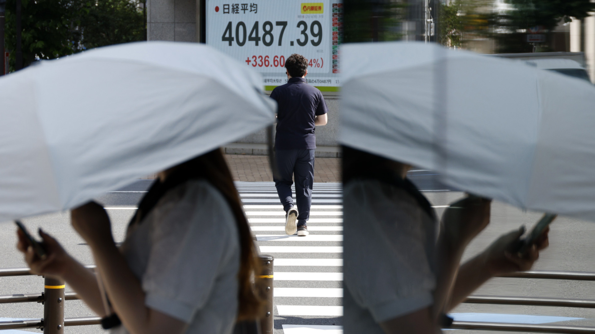 Bolsa de Tóquio abre em terreno negativo com Nikkei a perder 0,92%