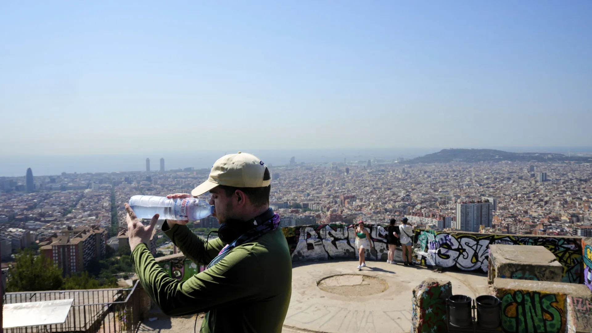 
                    Espanha confirma recorde de 96,77 milhões de turistas em 2025
                