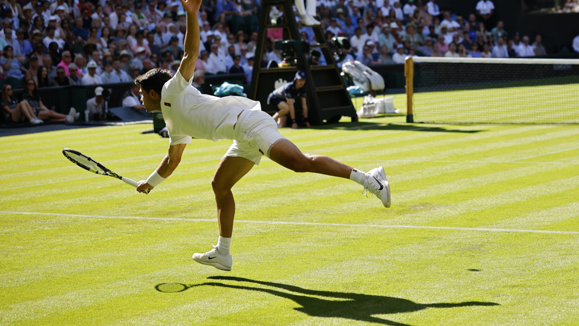 Bicampeão Alcaraz 'sofreu' para eliminar Fognini de Wimbledon