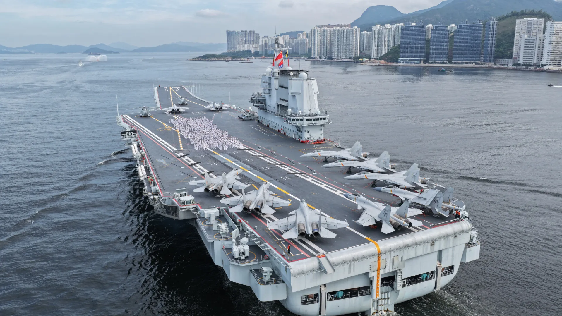 
                    Marinha da China coloca ao serviço 3.º porta-aviões (e mais avançado)
                