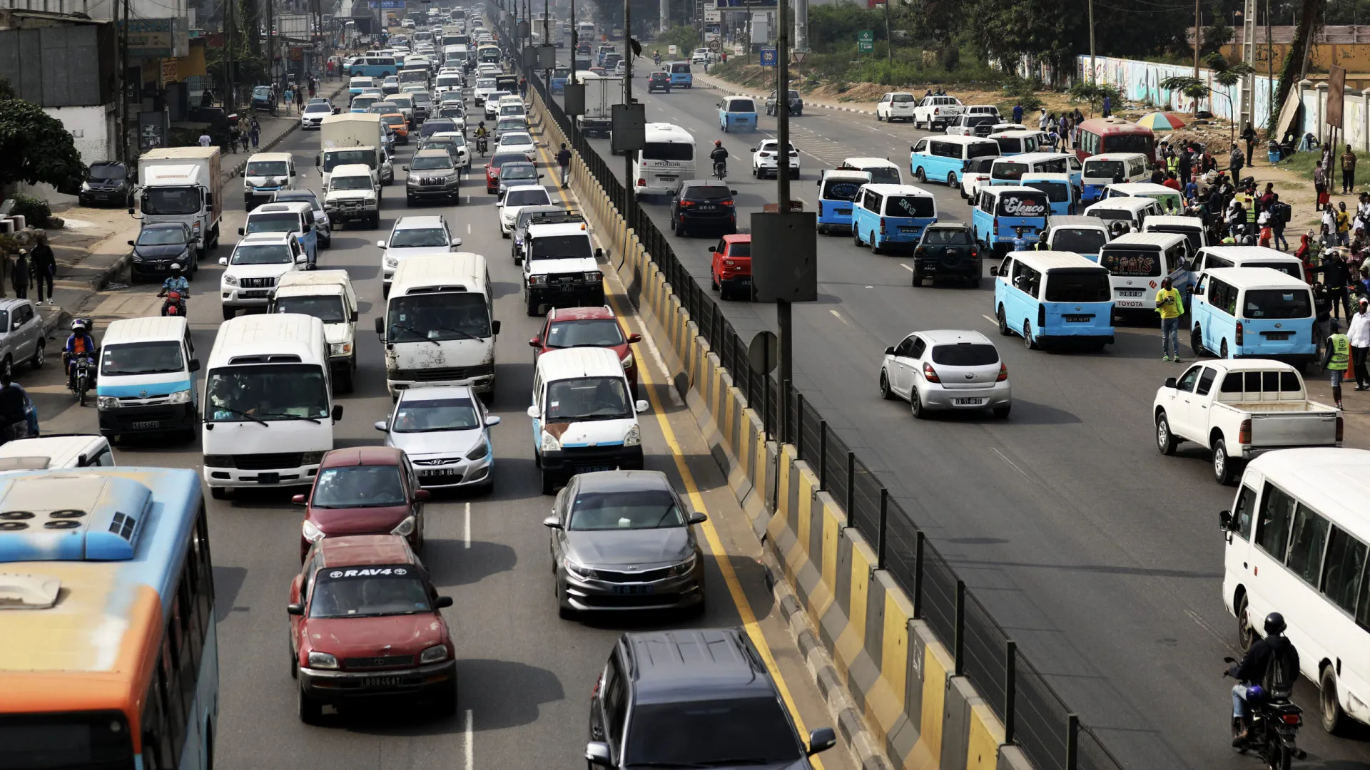 
                    Especialista alerta que falhas agravam mortes em acidentes em Angola
                