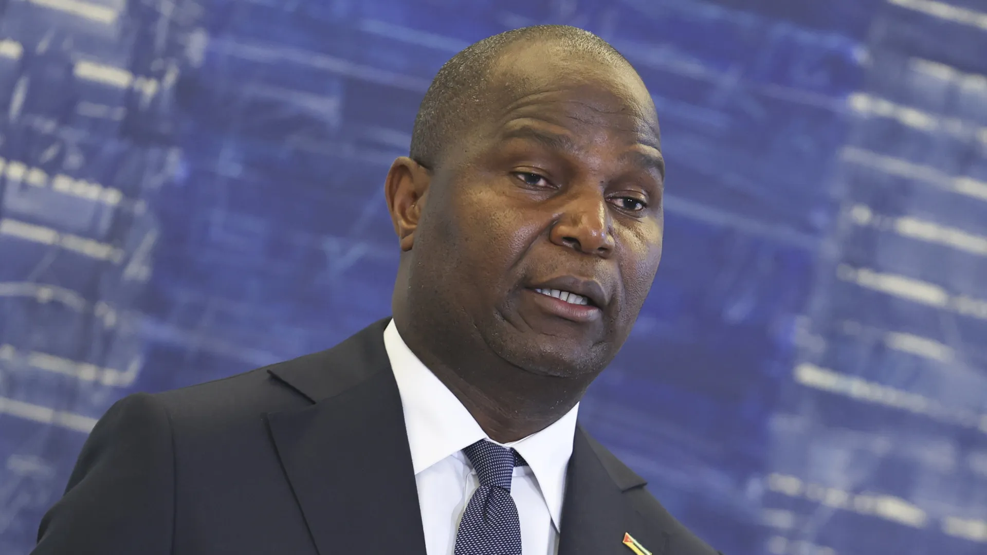 Liquidar dívida de Moçambique ao FMI foi decisão responsável e corajosa