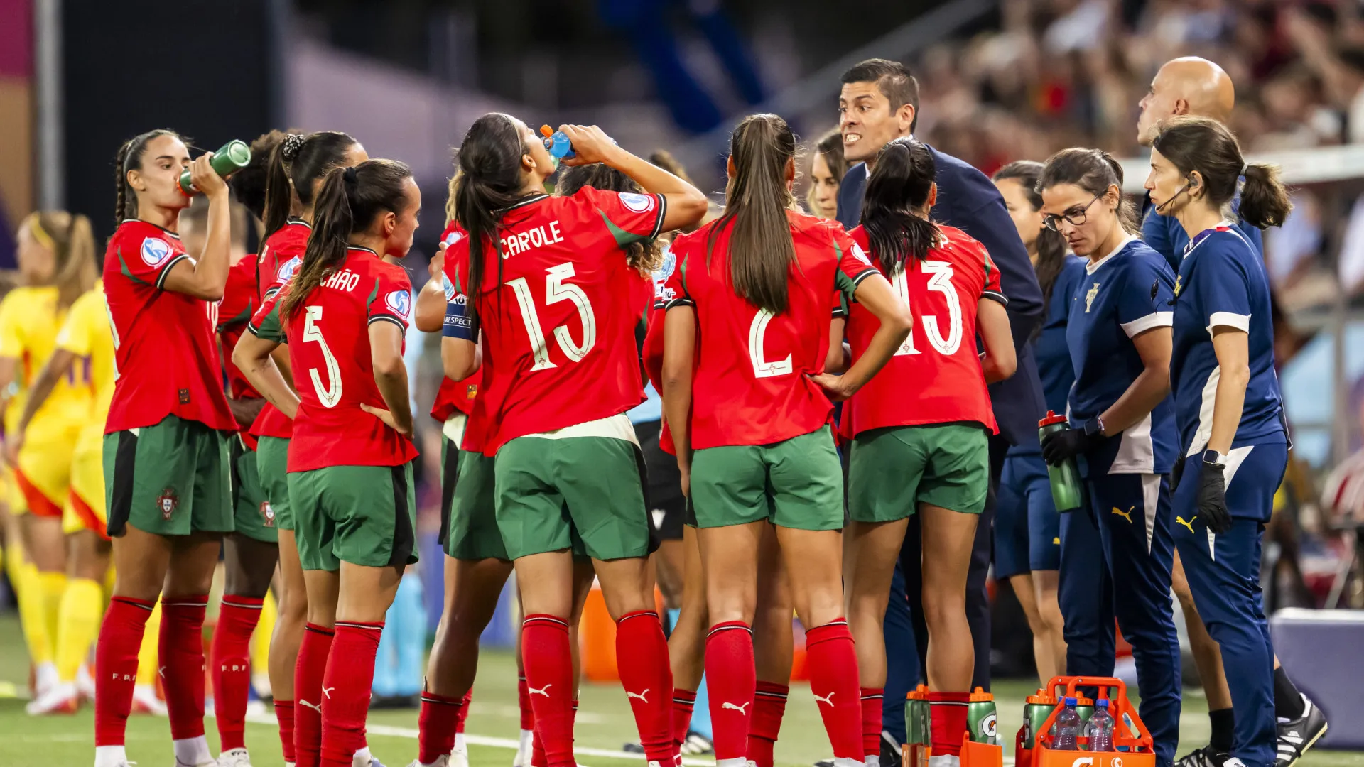 
                    Francisco Neto estreia Inês Meninas e Raquel Ferreira na convocatória
                