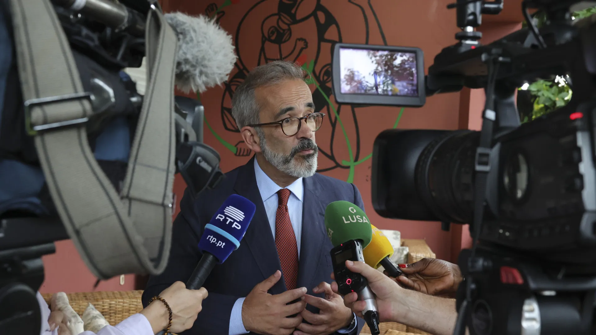 
                    Ministros da CPLP vão reunir-se para discutir golpe na Guiné-Bissau
                