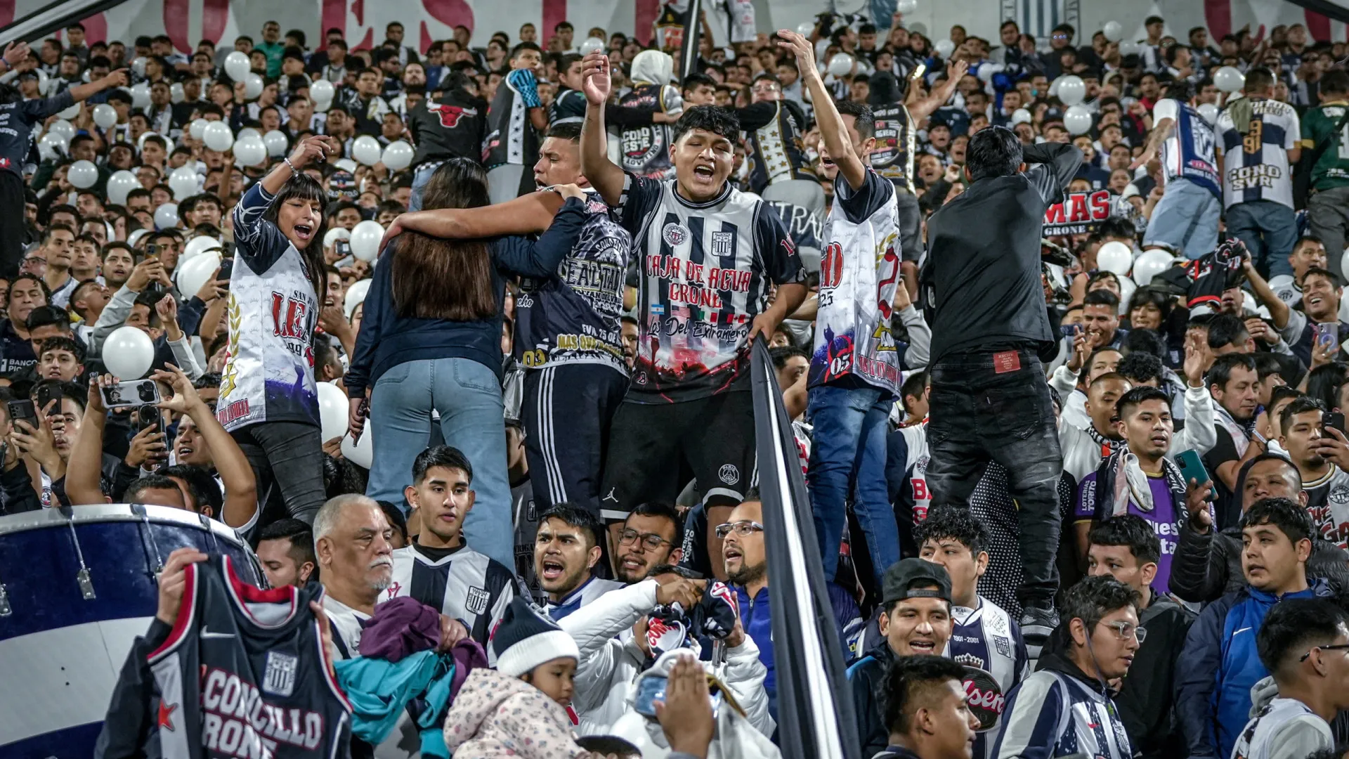 Pelo menos um morto e 47 feridos em concentração de adeptos de futebol