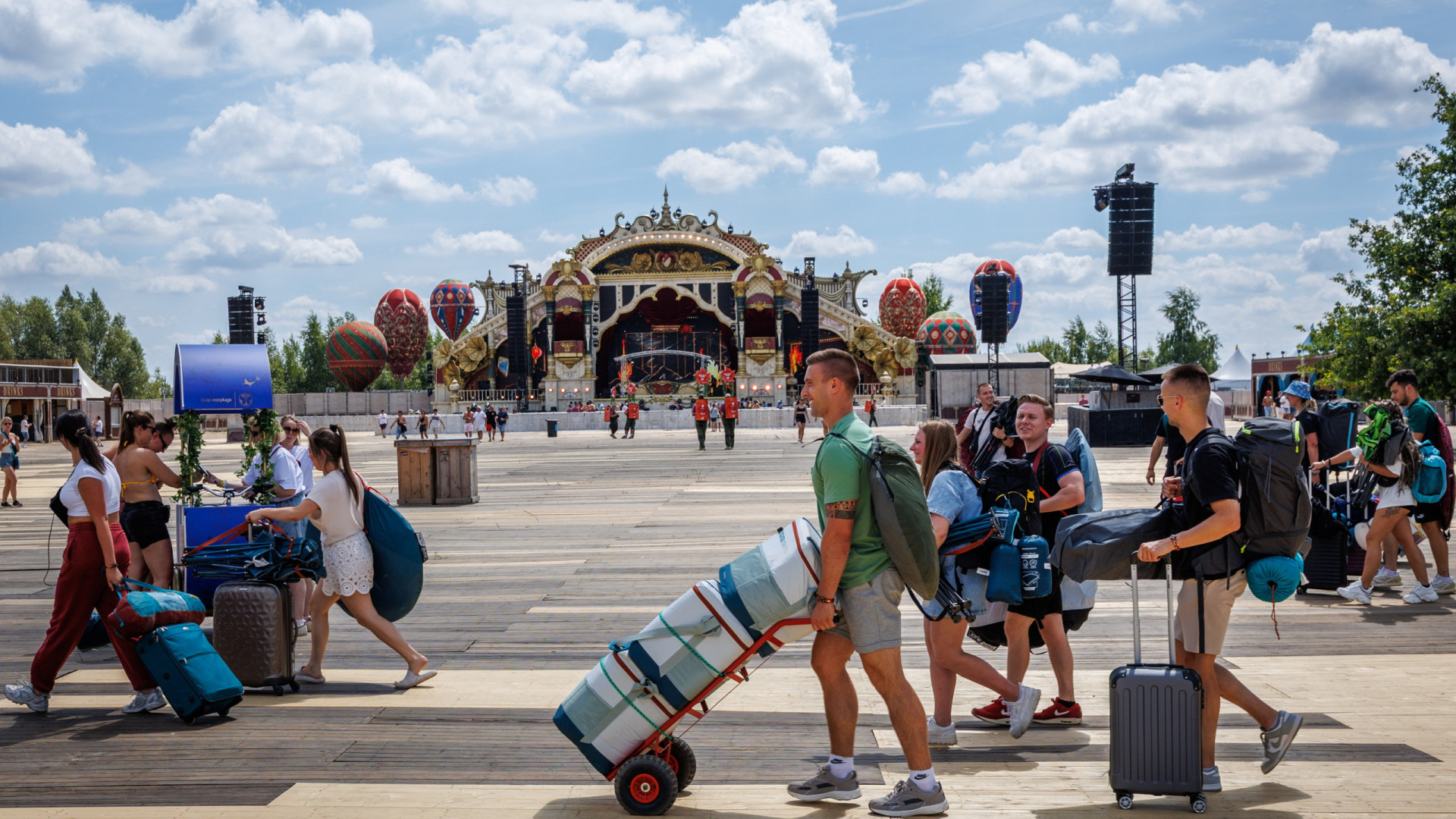 Tomorrowland volta a levar 