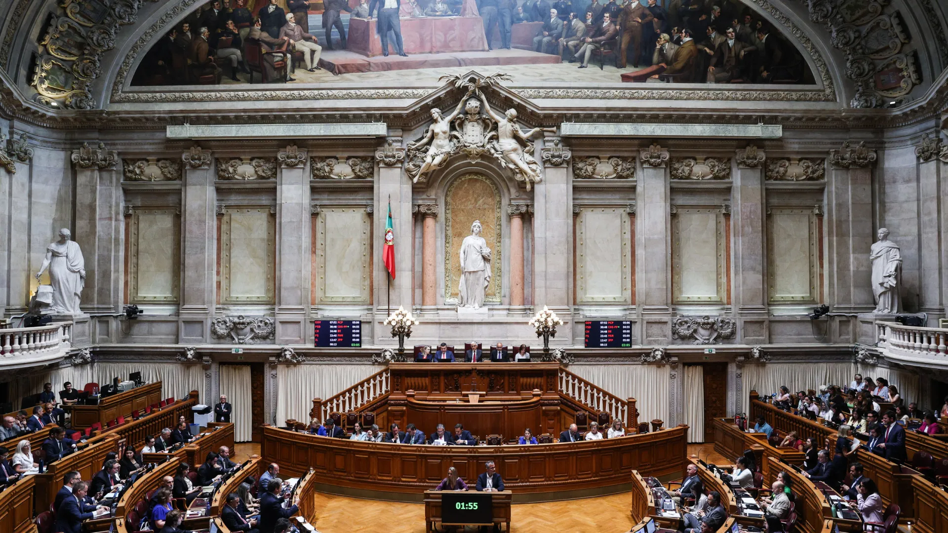 AR discute hoje propinas no Ensino Superior