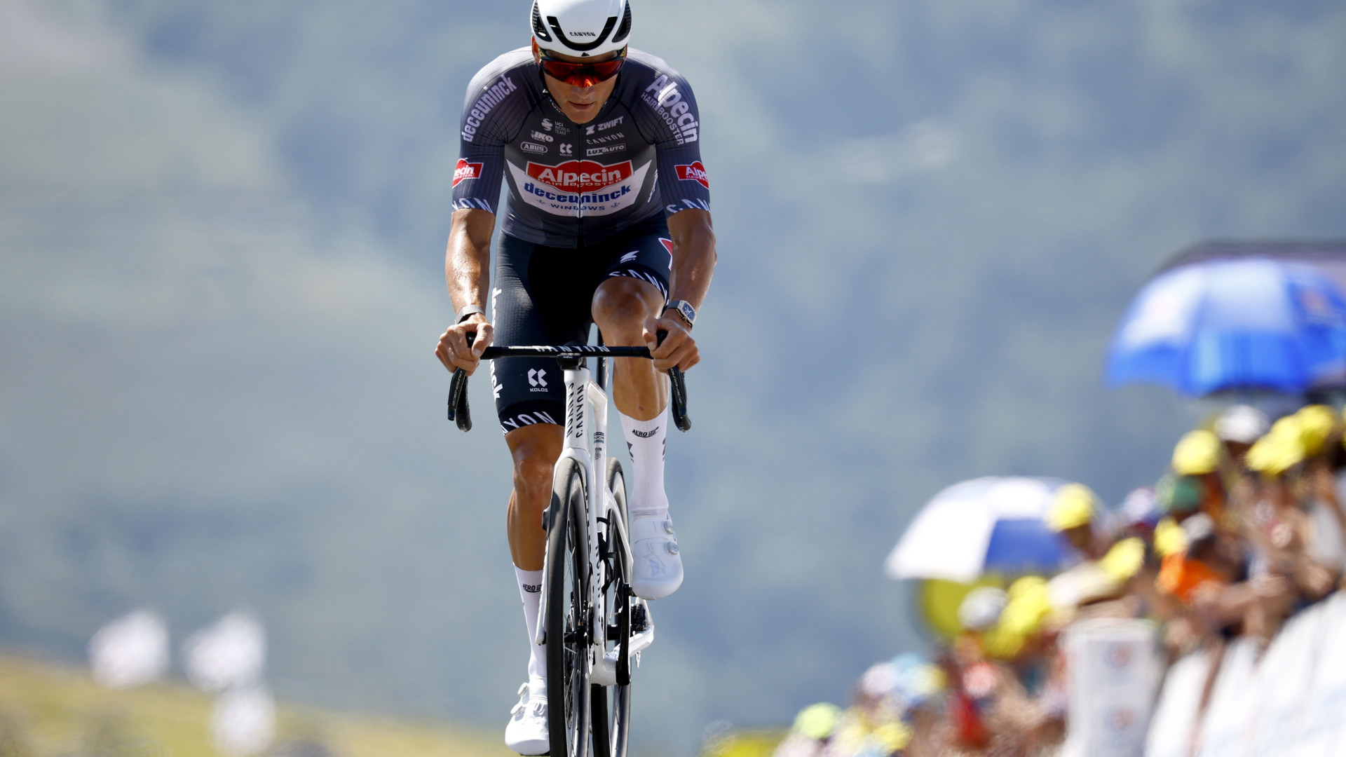 Mathieu van der Poel abandona Volta a França devido a uma pneumonia