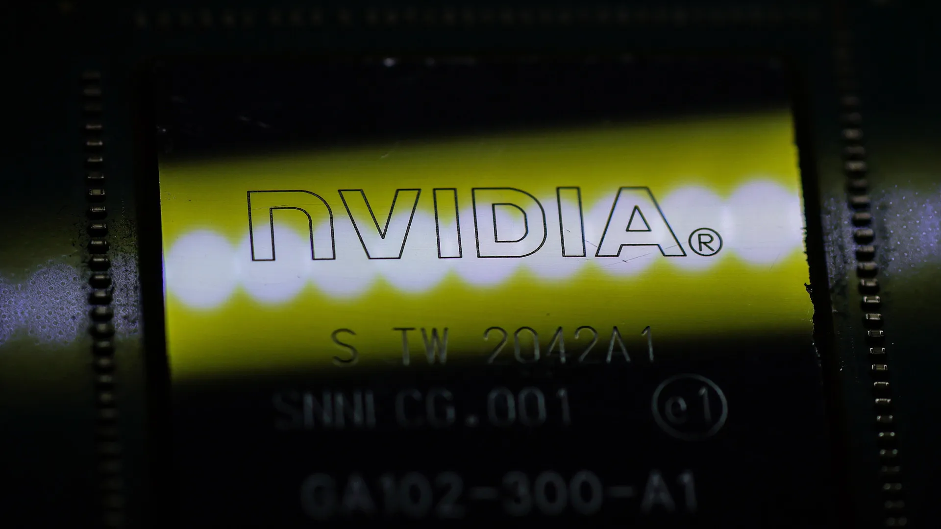 
                    Wall Street fecha em alta confiante na Nvidia e com recorde do S&P500
                