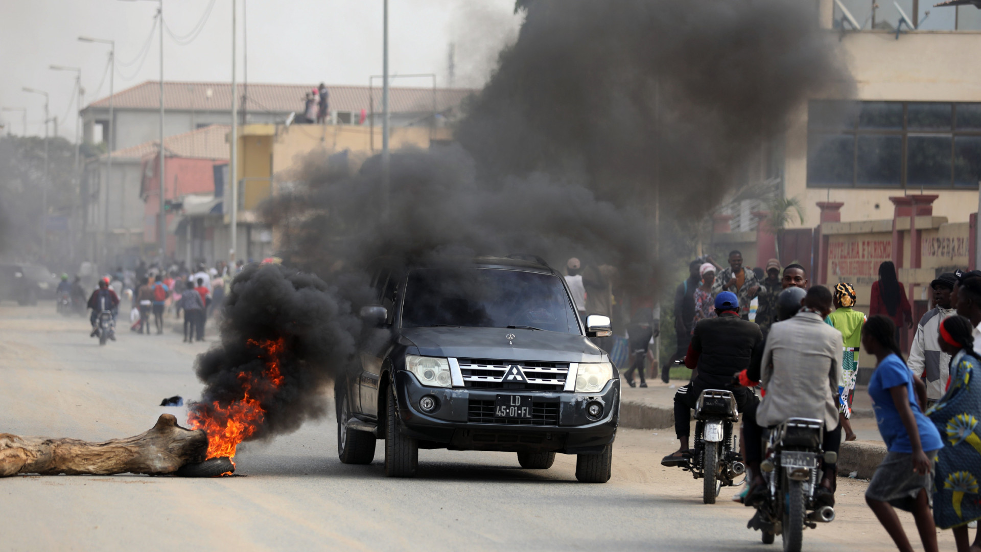 Taxistas de Luanda condenam vandalismo mas mantêm a greve