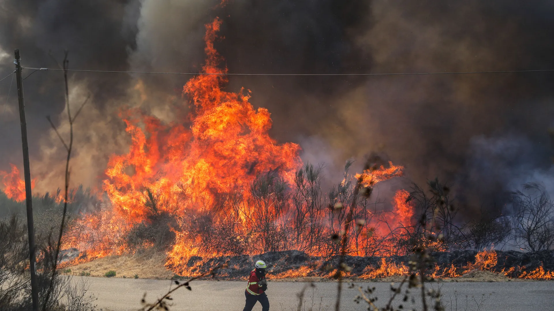 
                    Prisão preventiva para suspeito de dois fogos em Seia
                