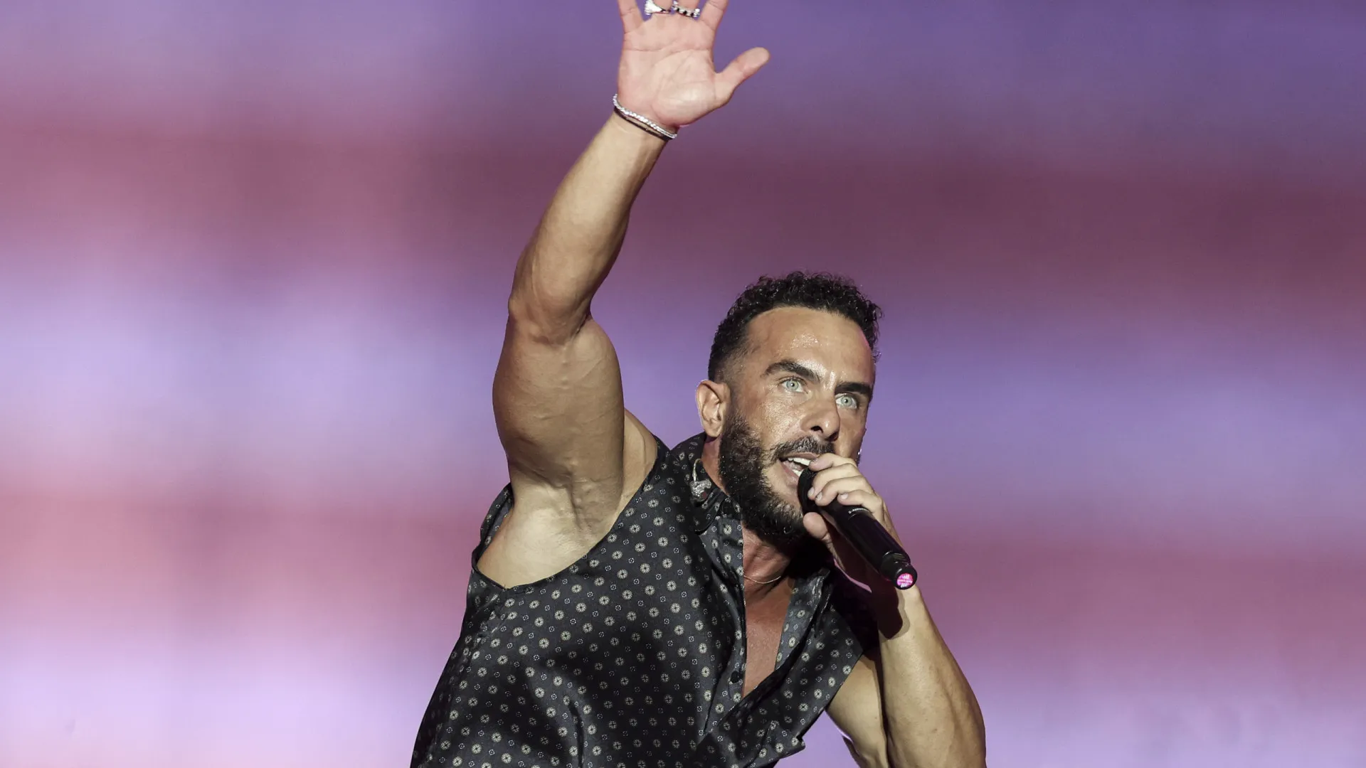 
                    James, Nininho Vaz Maia e Lon3r Johny no Festival Monte Verde
                