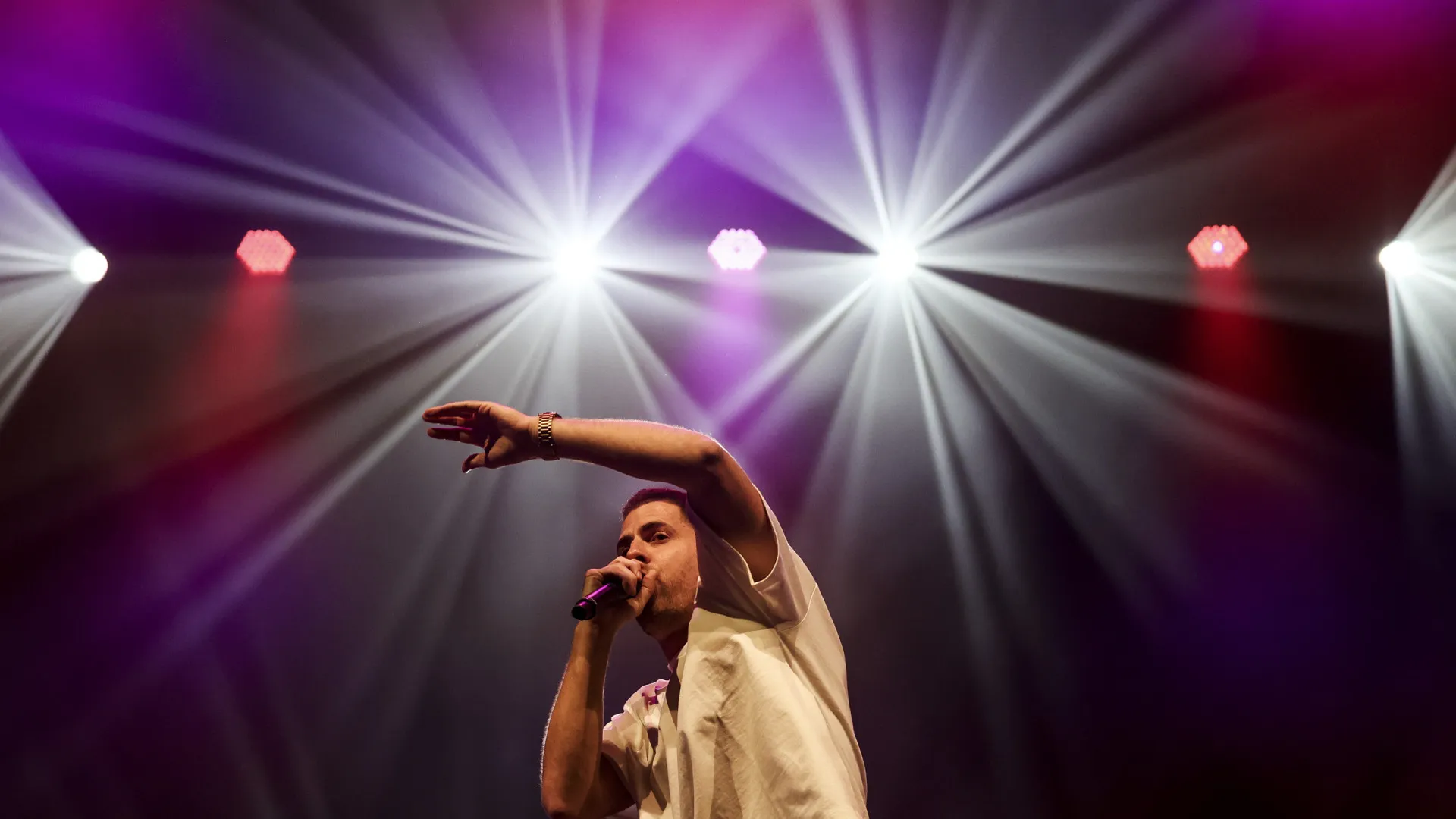 
                    Richie Campbell e Sétima Legião animam passagem de ano na Figueira da Foz
                