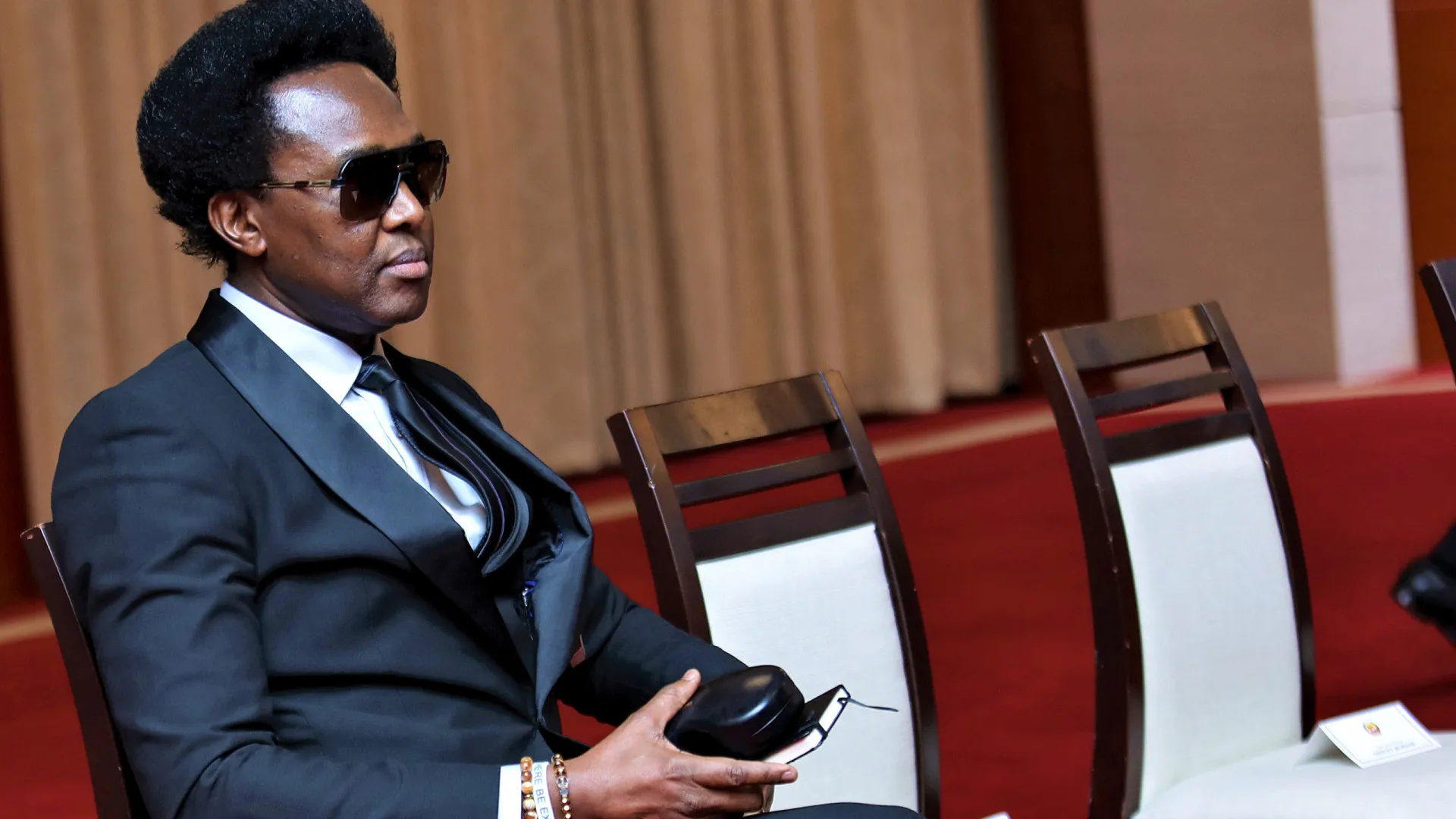 
                    Tribunal de Maputo absolve assessora financeira de Venâncio Mondlane
                