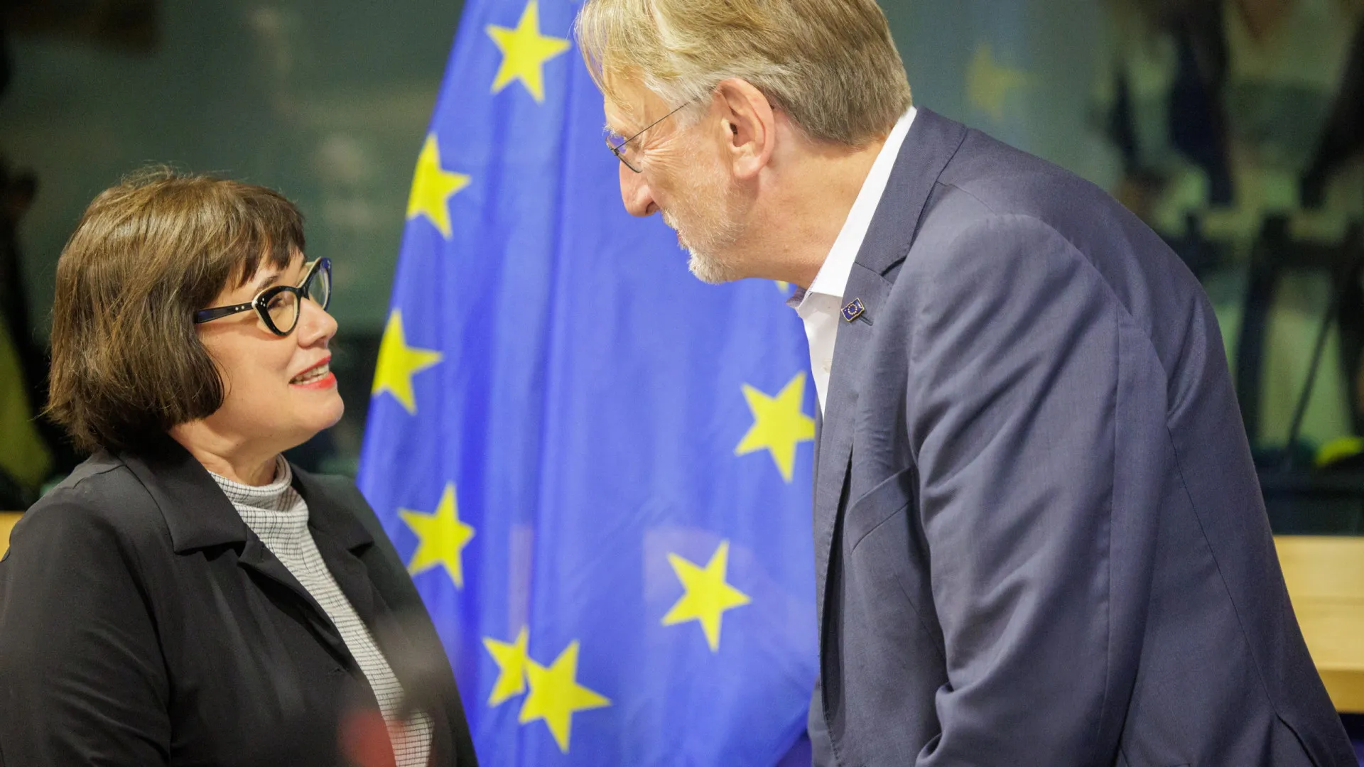 
                    Comissão do Parlamento Europeu retoma proposta sobre relações UE-EUA
                