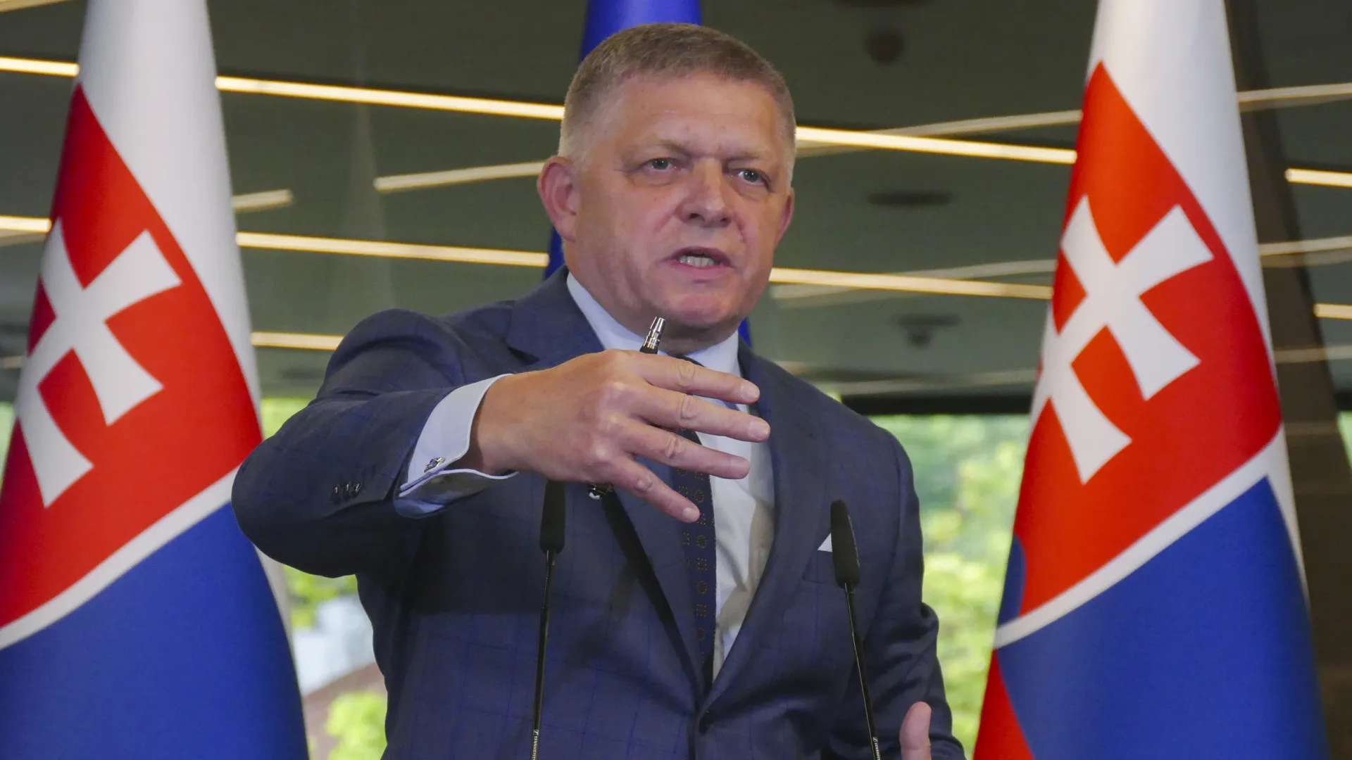 
                    Eslováquia pede a Kyiv ajuda para suprir falta de 150 mil trabalhadores
                