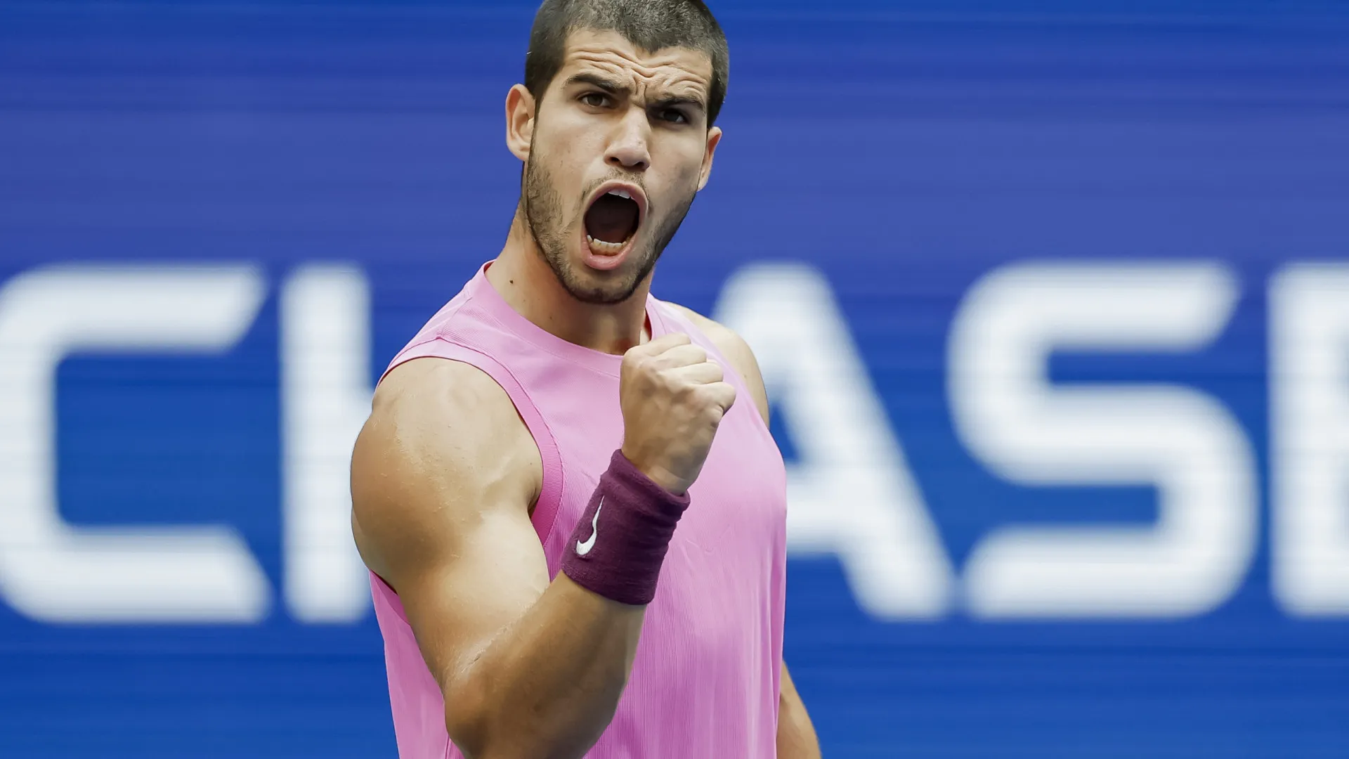 Carlos Alcaraz elimina Novak Djokovic e está na final do US Open