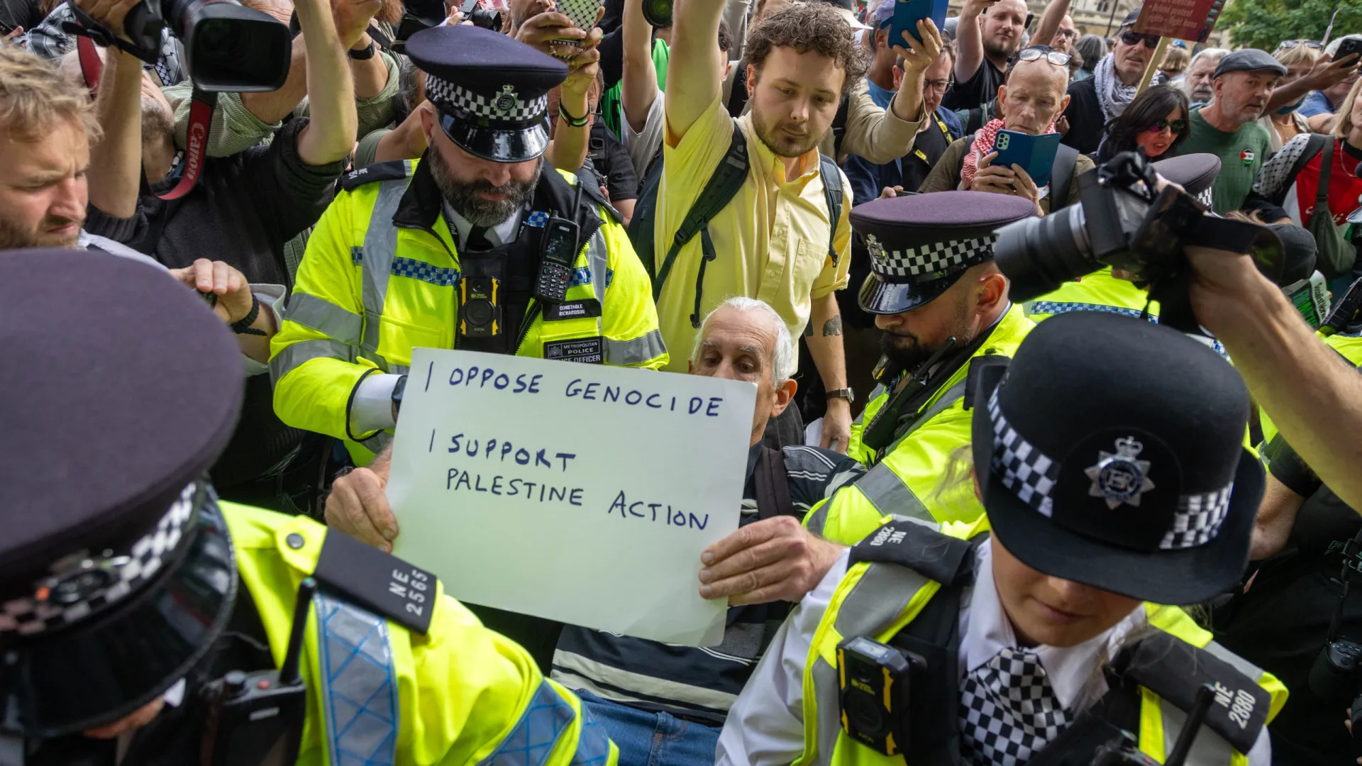 
                    Mais de 400 detidos em protesto de apoio à Ação Palestina em Londres
                
