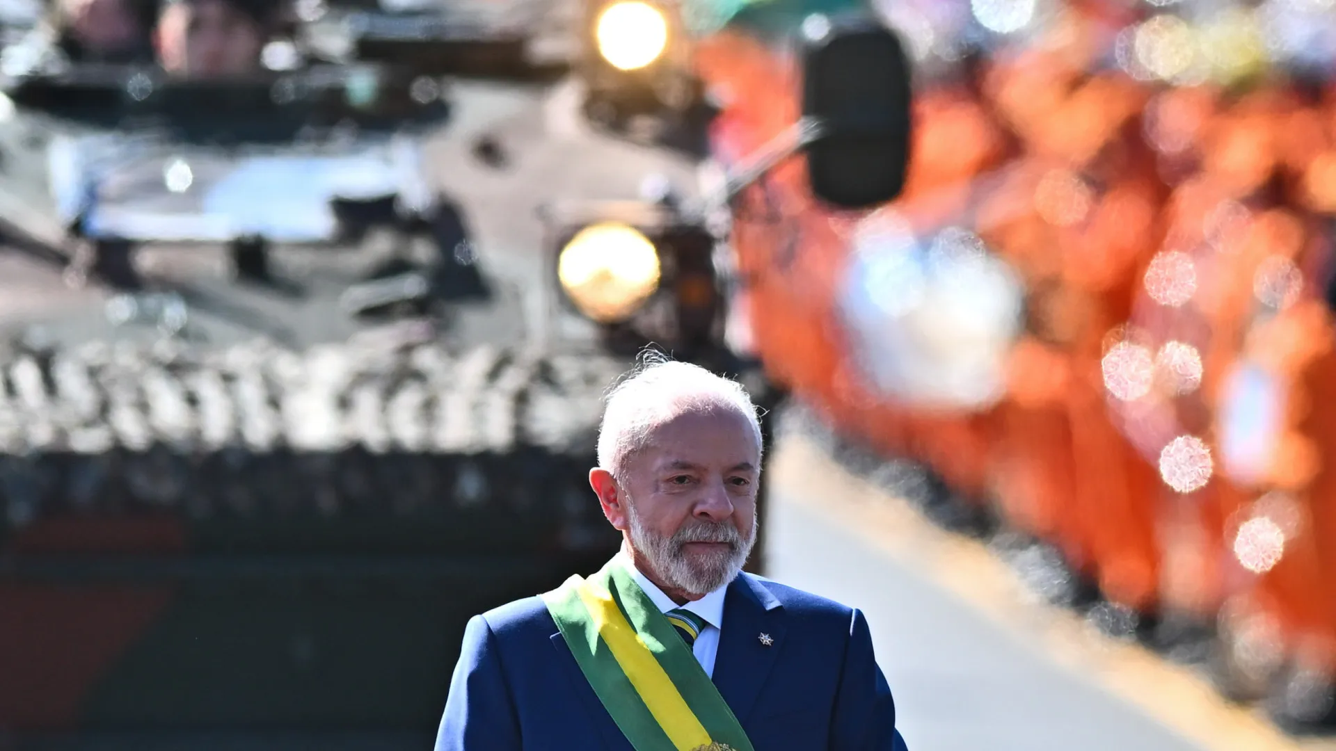 
                    Brasil. Esquerda sai à rua pela soberania e Direita defende Bolsonaro
                