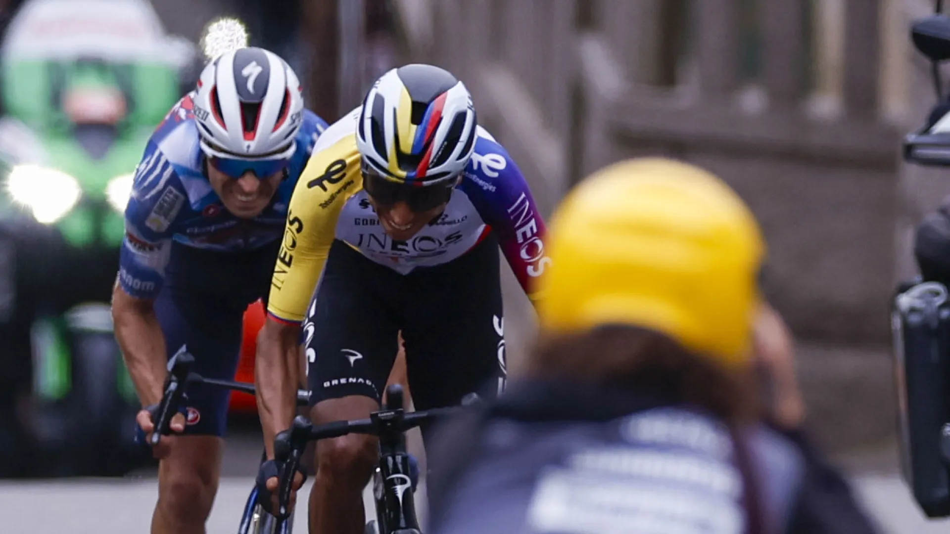 
                    Bernal vence 16.ª etapa da Vuelta. Tirada foi encurtada por este motivo
                