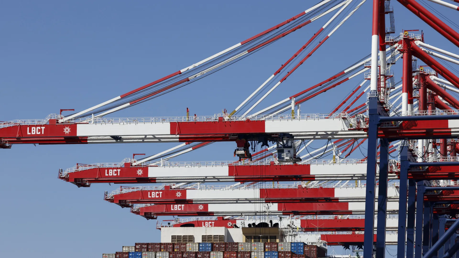 
                    Estados Unidos anunciam nova ronda de negociações comerciais com a China
                