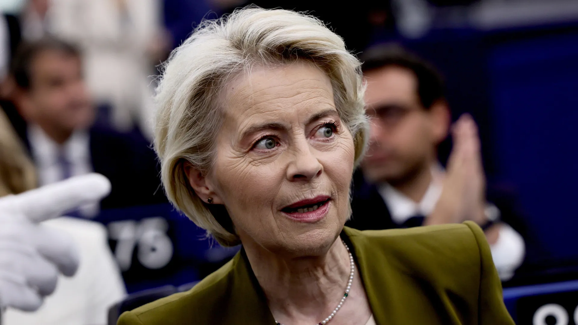 
                    Von der Leyen reúne-se com indústria automóvel na sexta-feira
                