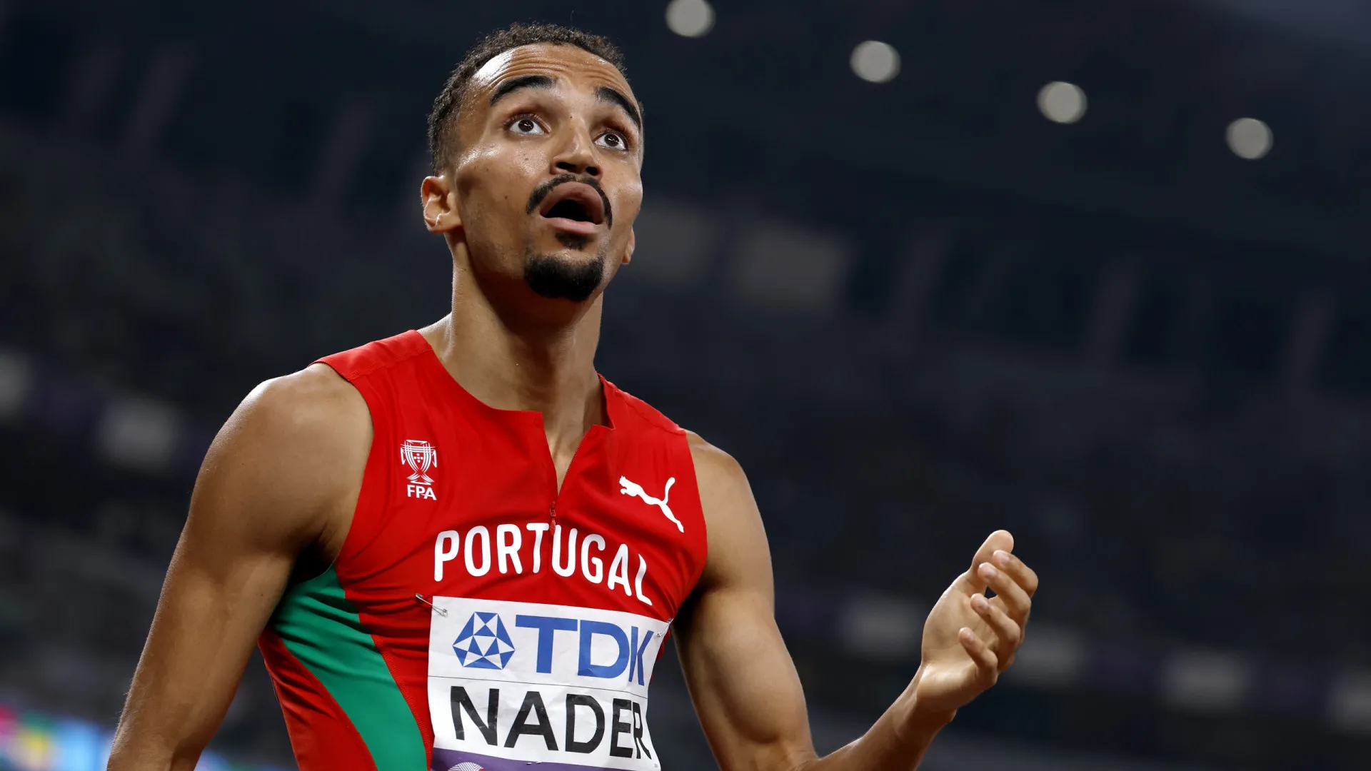 
                    Isaac Nader bate recorde nacional dos 1.500 metros 'indoor'
                