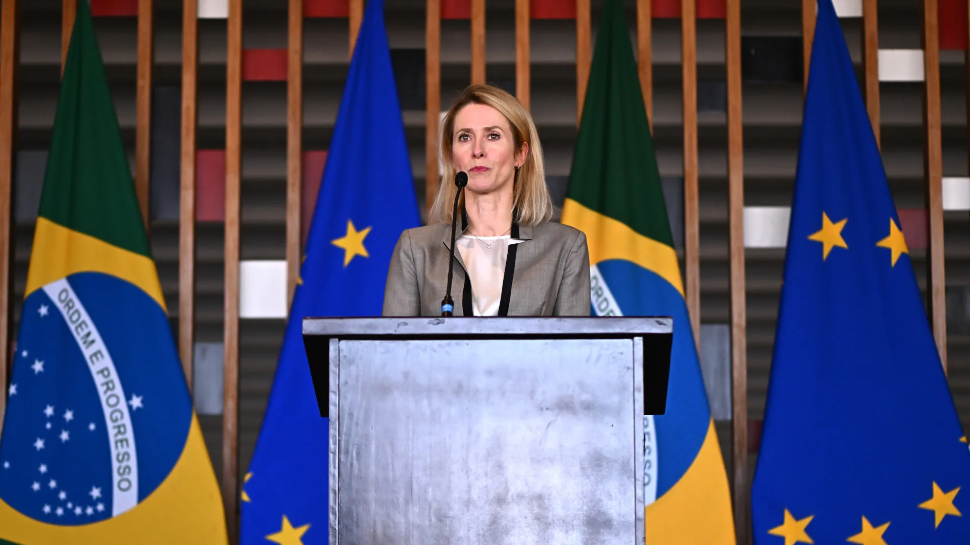
                    UE diz que Rússia está 