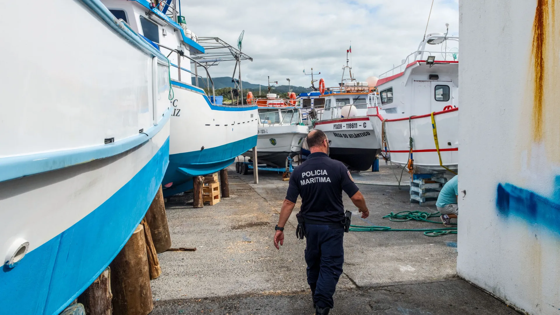 
                    Mau tempo. Cinco portos de pesca da Terceira e Graciosa encerrados
                