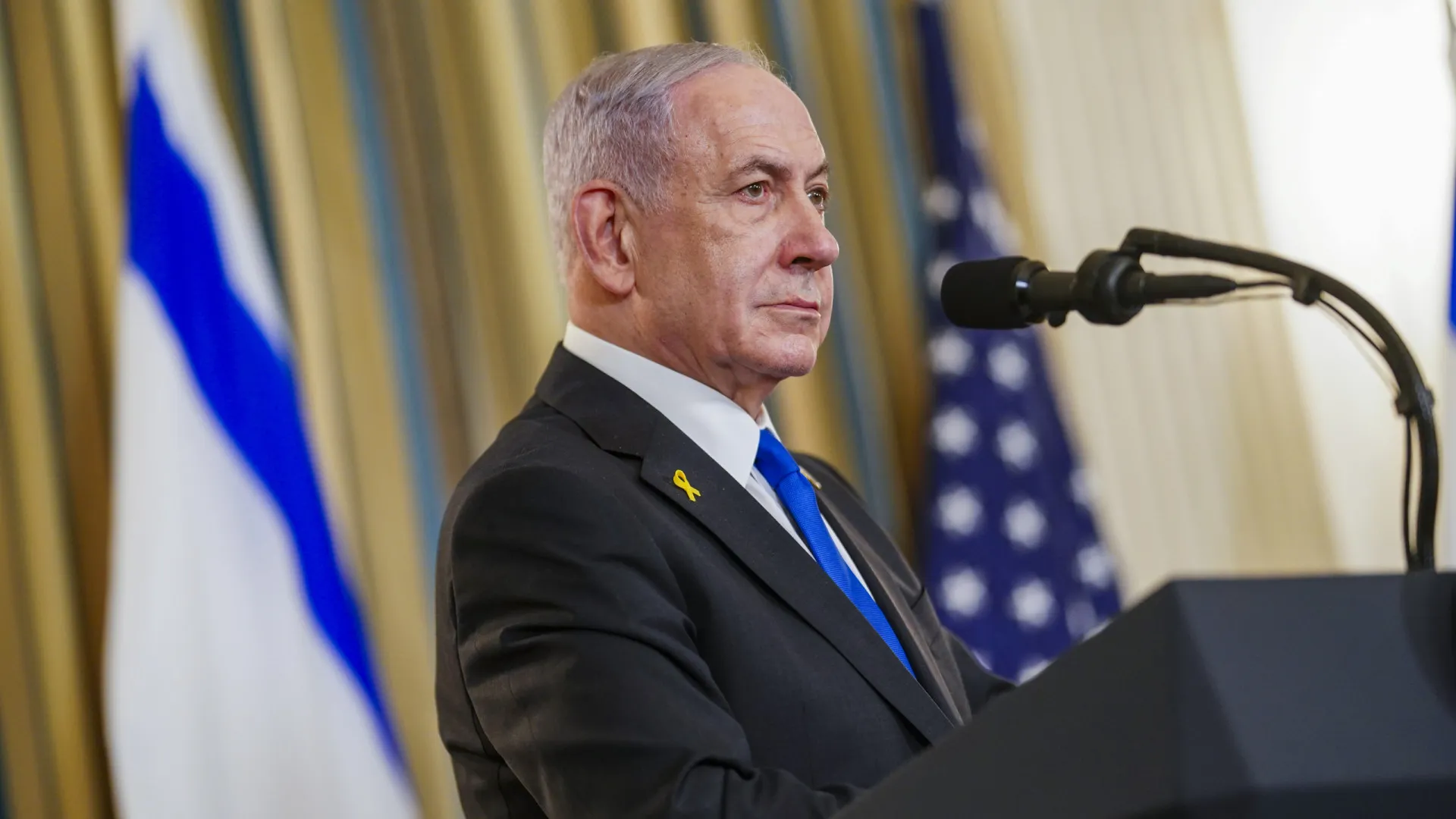 
                    Netanyahu espera notícias 