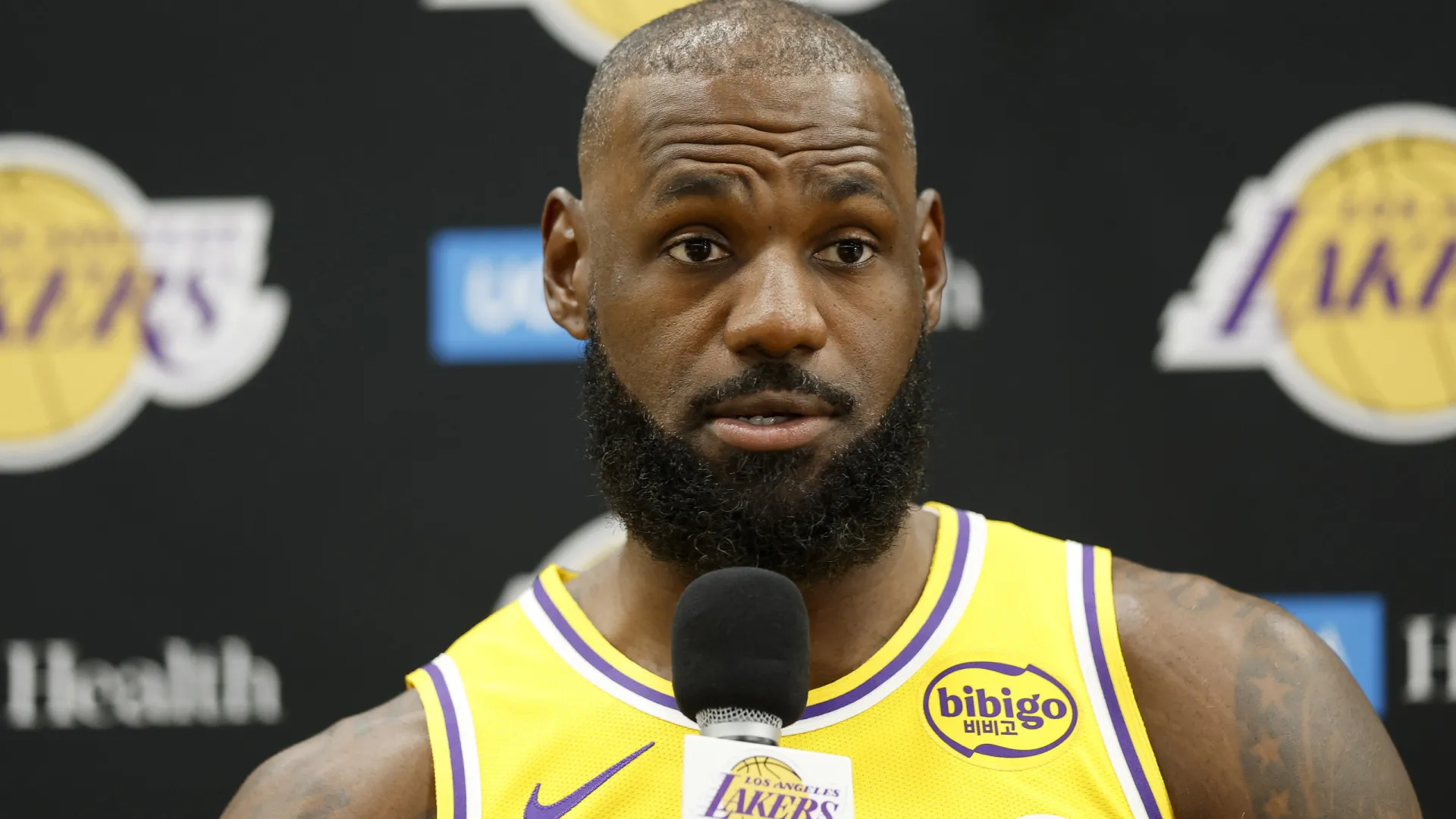 
                    LeBron James fica abaixo dos 10 pontos na NBA após 1.297 jogos e 18 anos
                