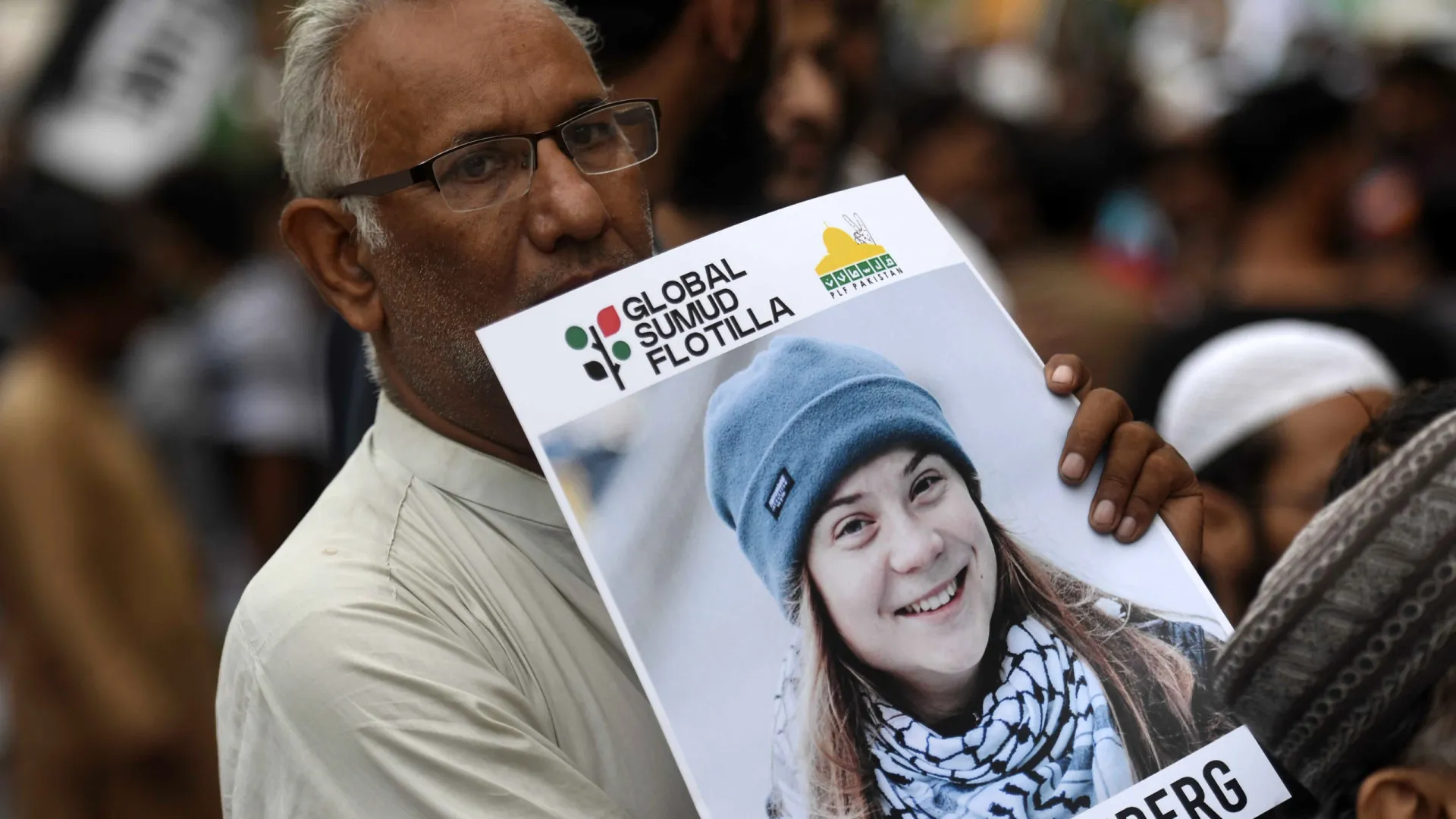 
                    Governo israelita nega maus-tratos a membros da flotilha sob sua custódia
                