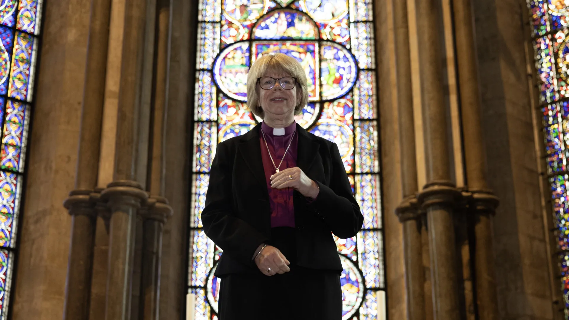 
                    Sarah Mullally é a primeira mulher a liderar Igreja da Inglaterra
                